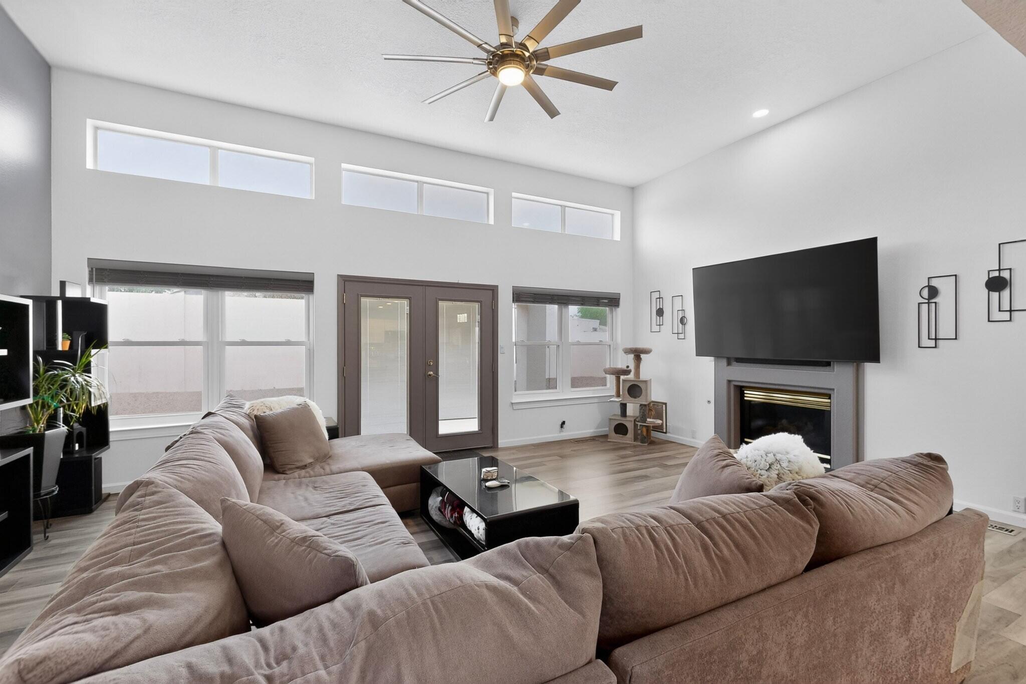 233 Nicklaus Drive SE