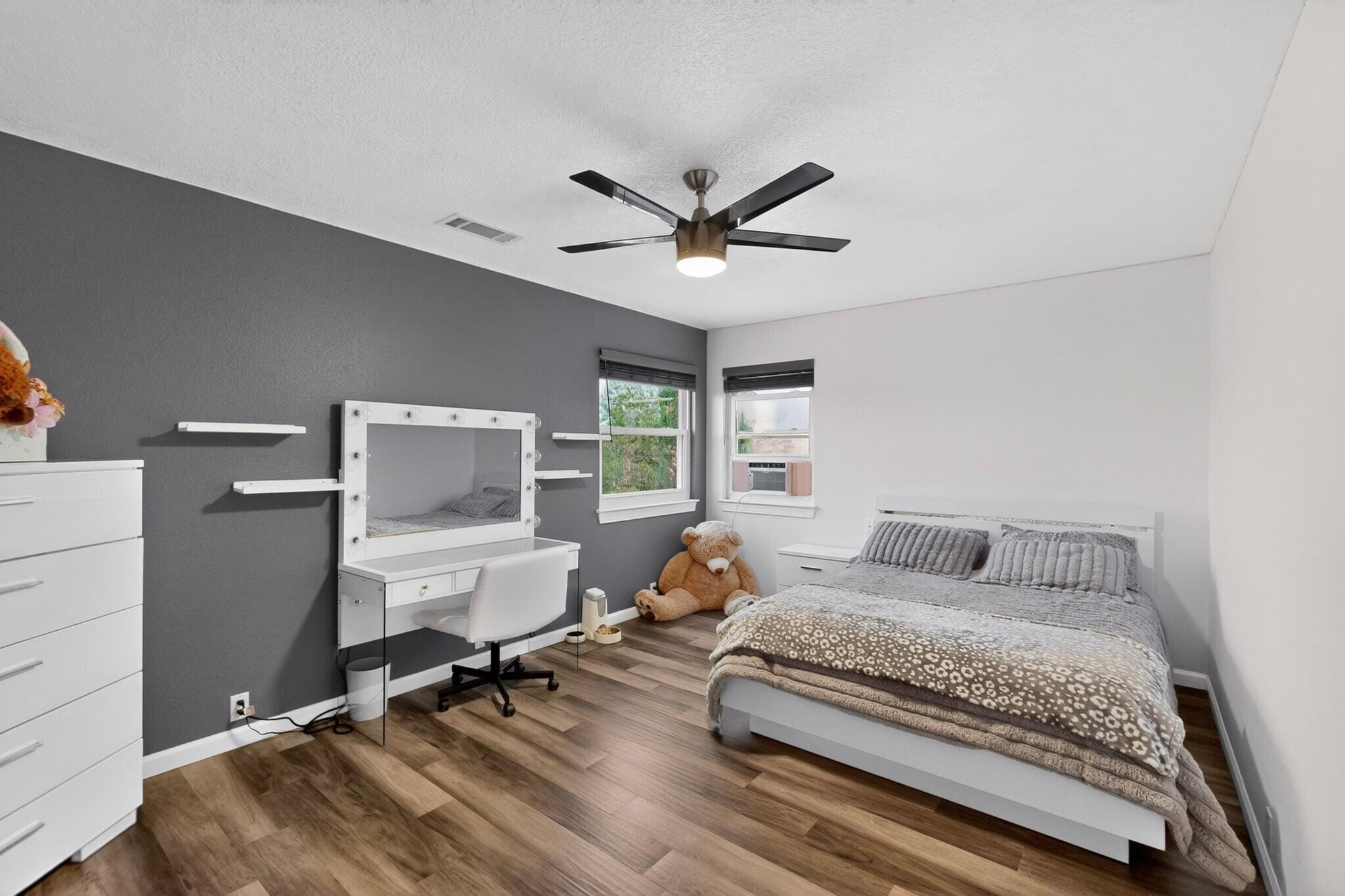 233 Nicklaus Drive SE