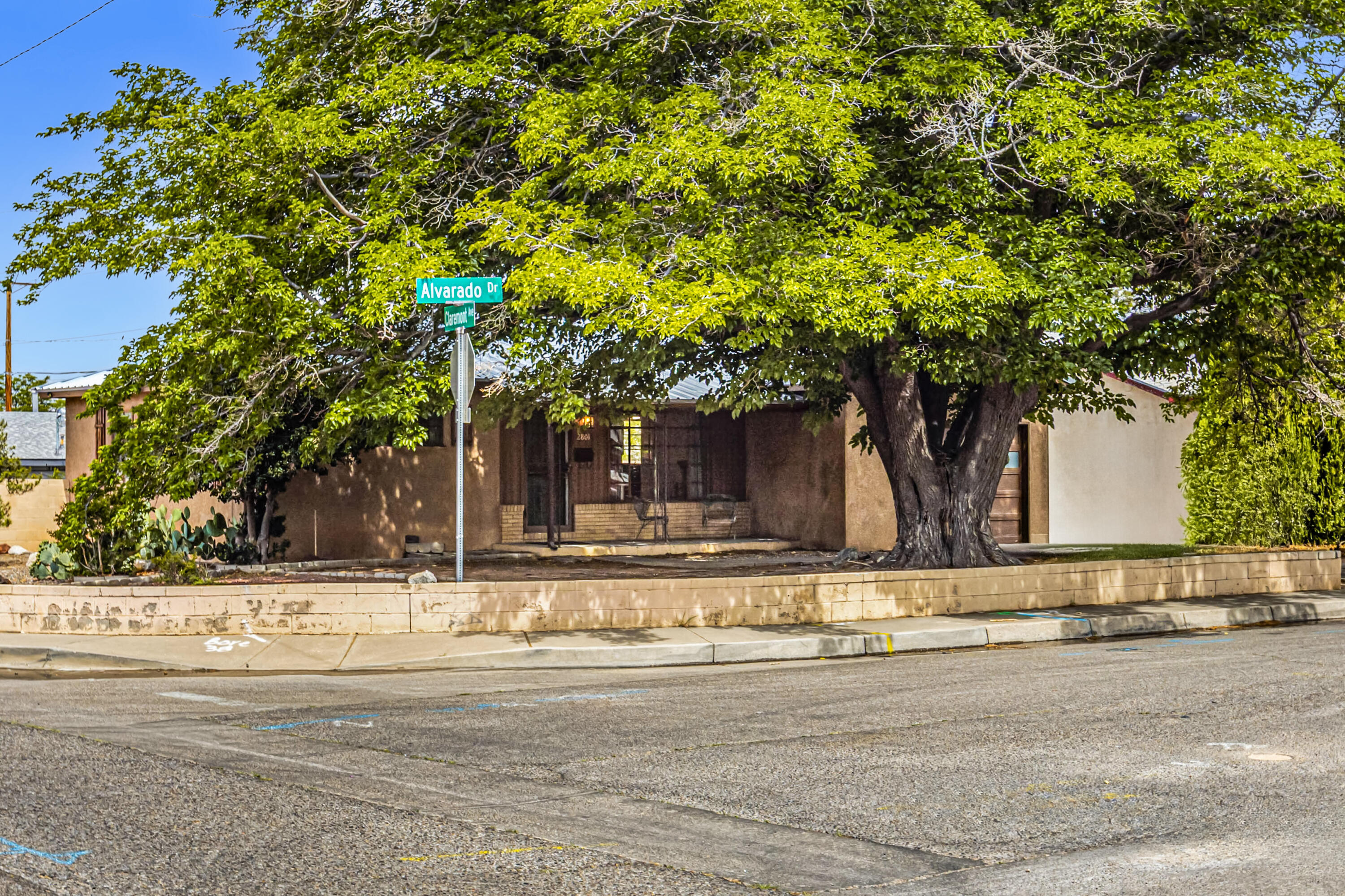 2801 Alvarado Drive NE