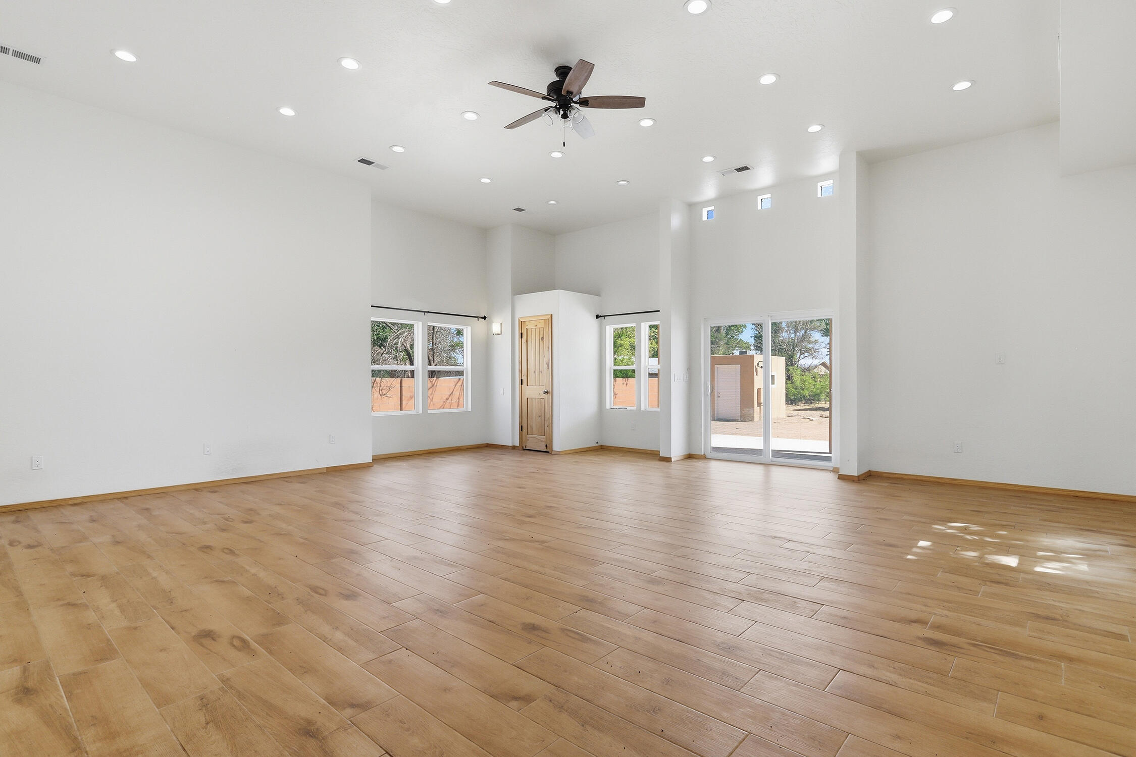 712 Green Valley Road NW