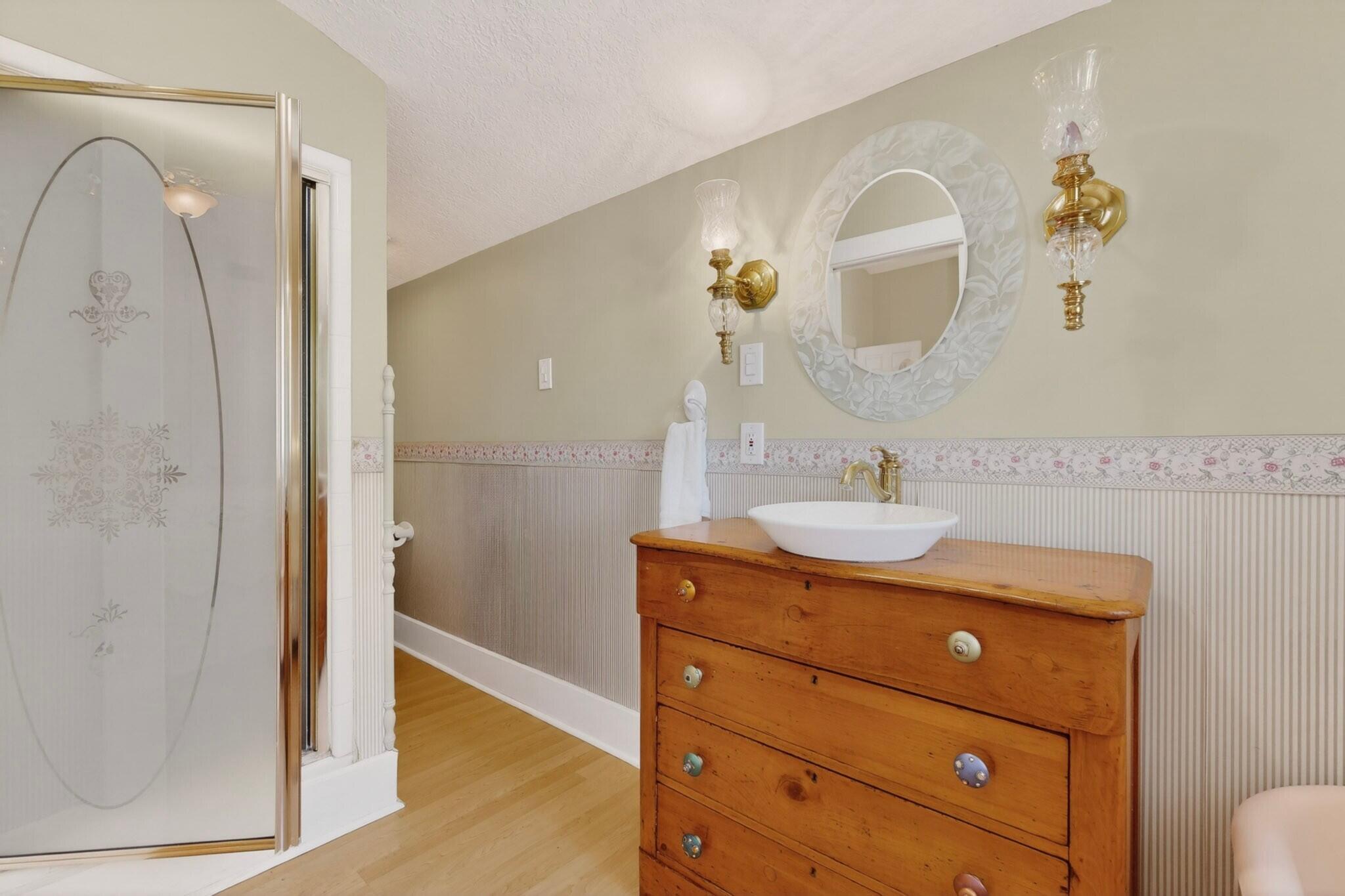 119 Walter Street NE