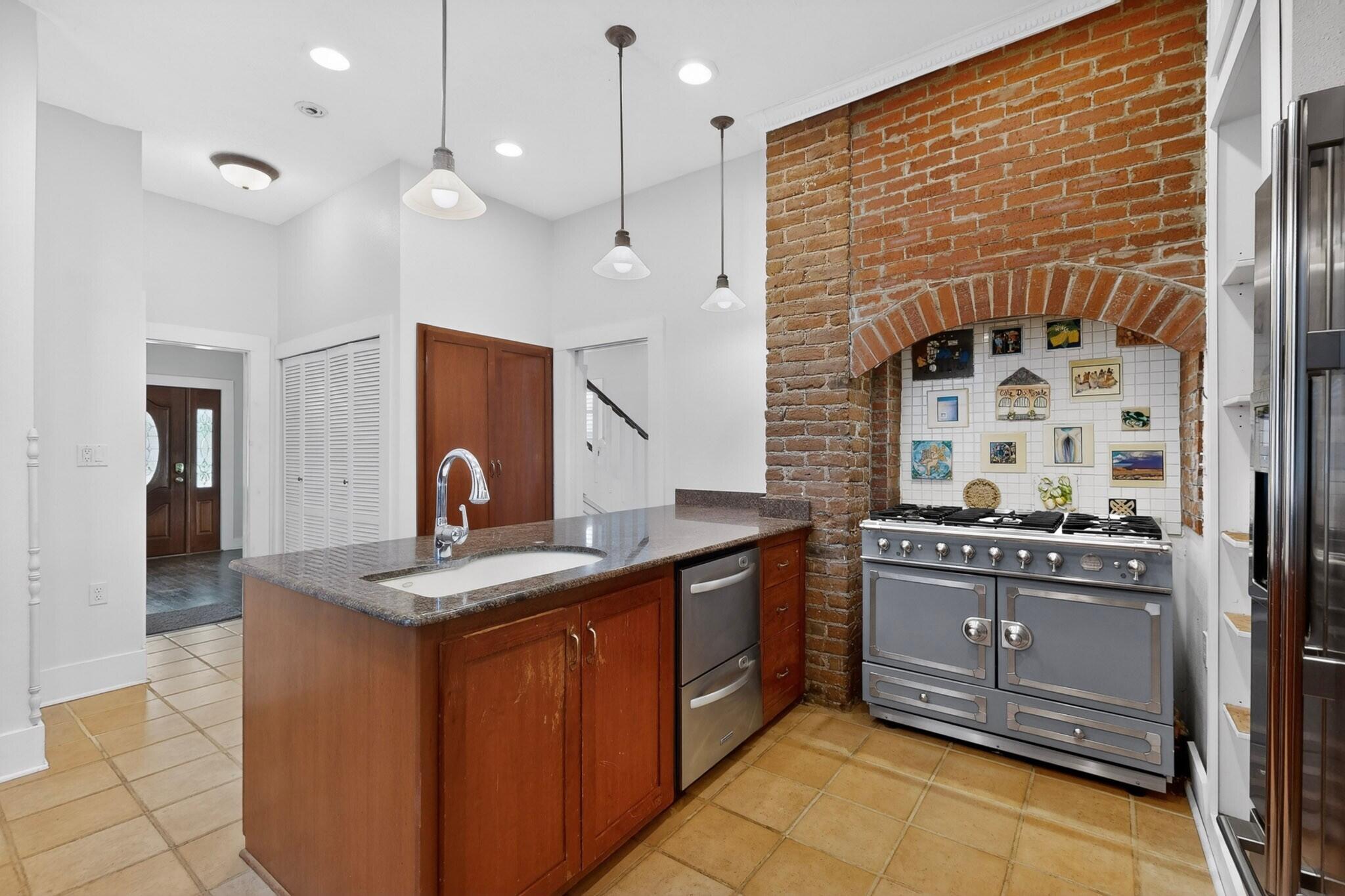 119 Walter Street NE