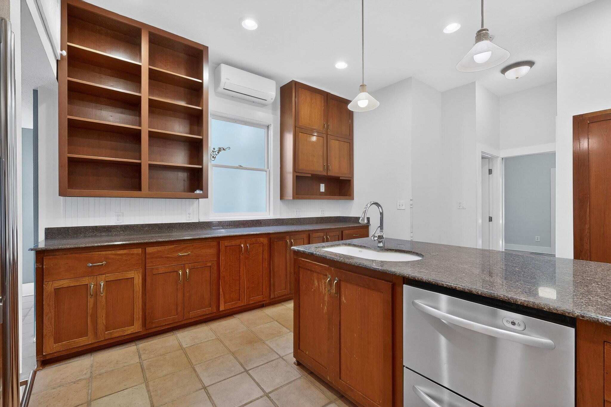 119 Walter Street NE