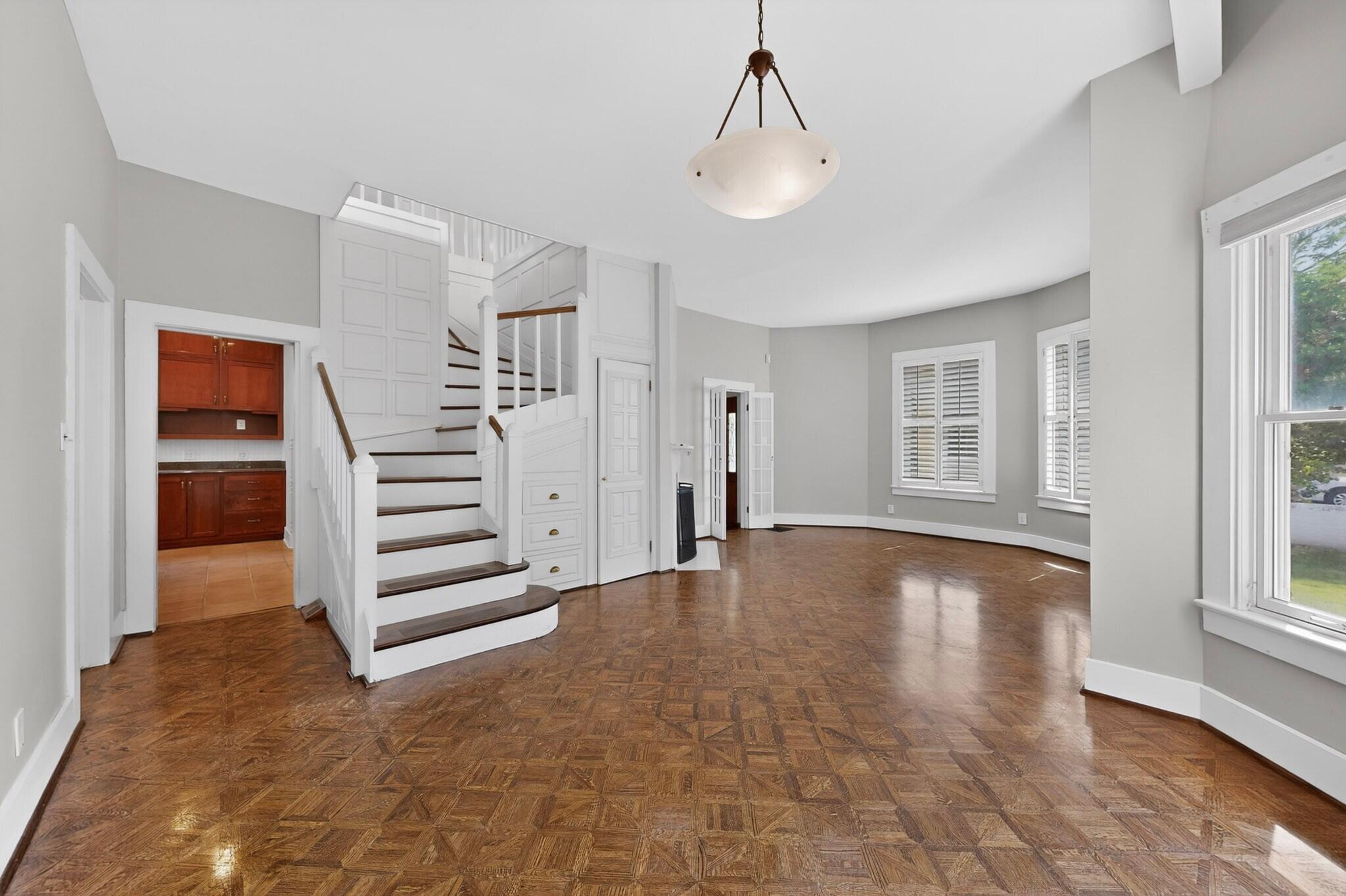 119 Walter Street NE