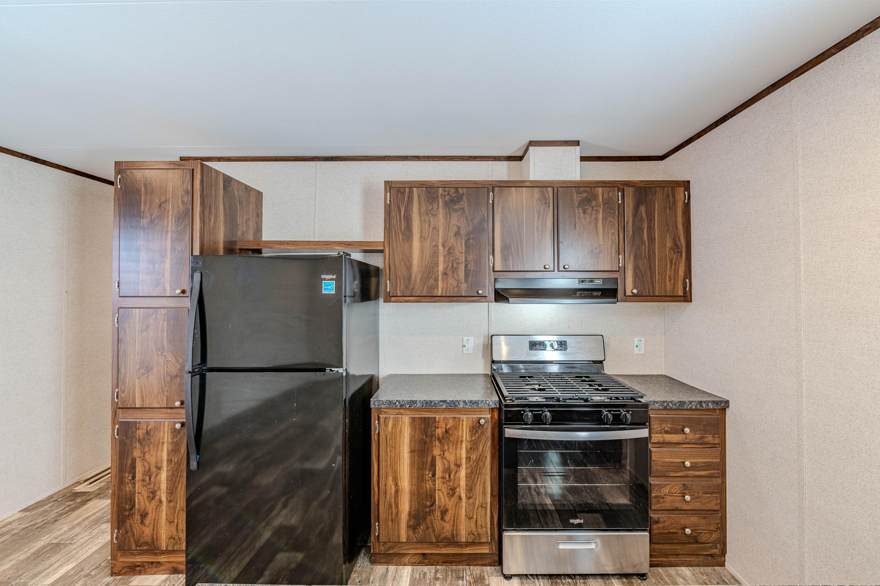 300 Moon Street SE 14