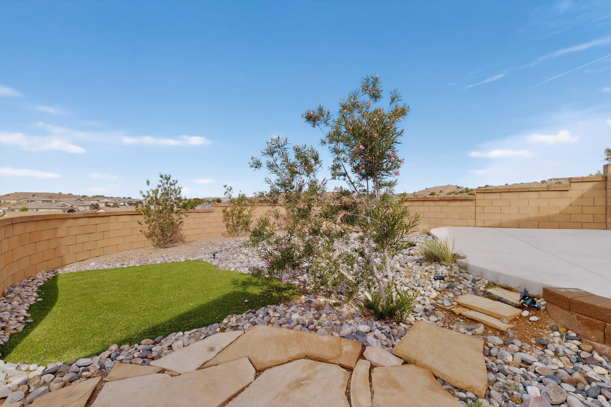 2245 Venada Road NE