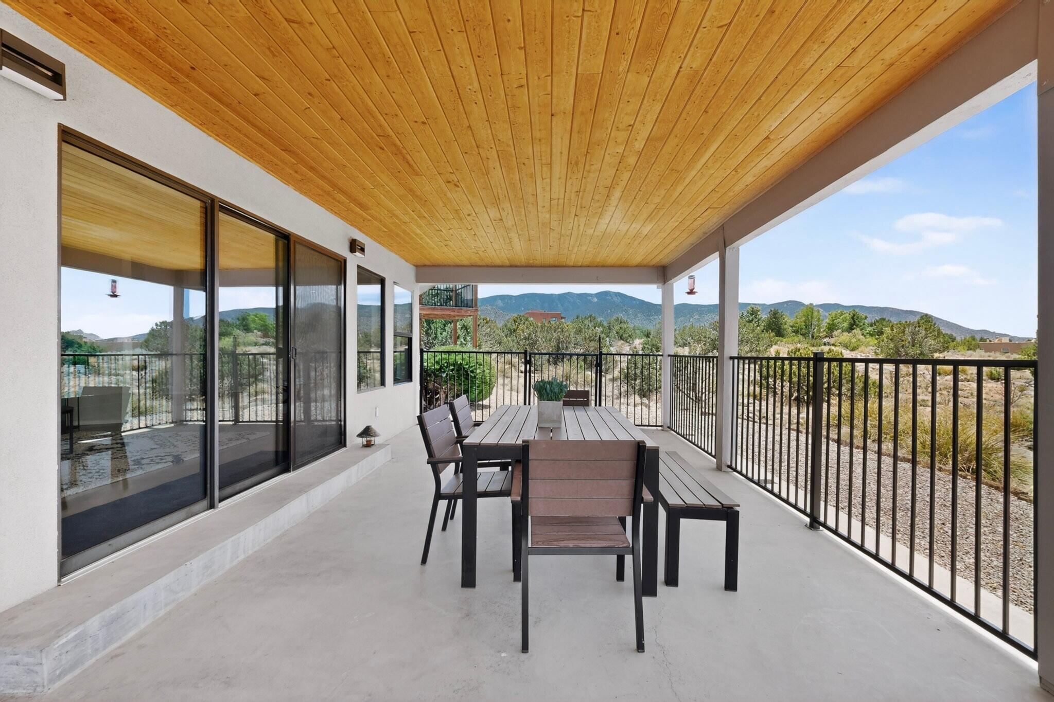 984 Lynx Loop NE
