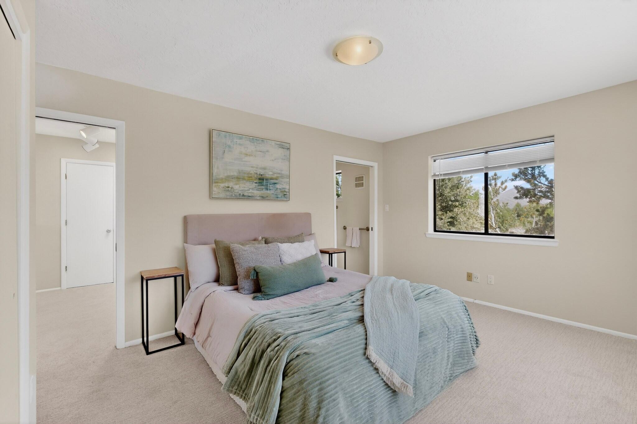 984 Lynx Loop NE