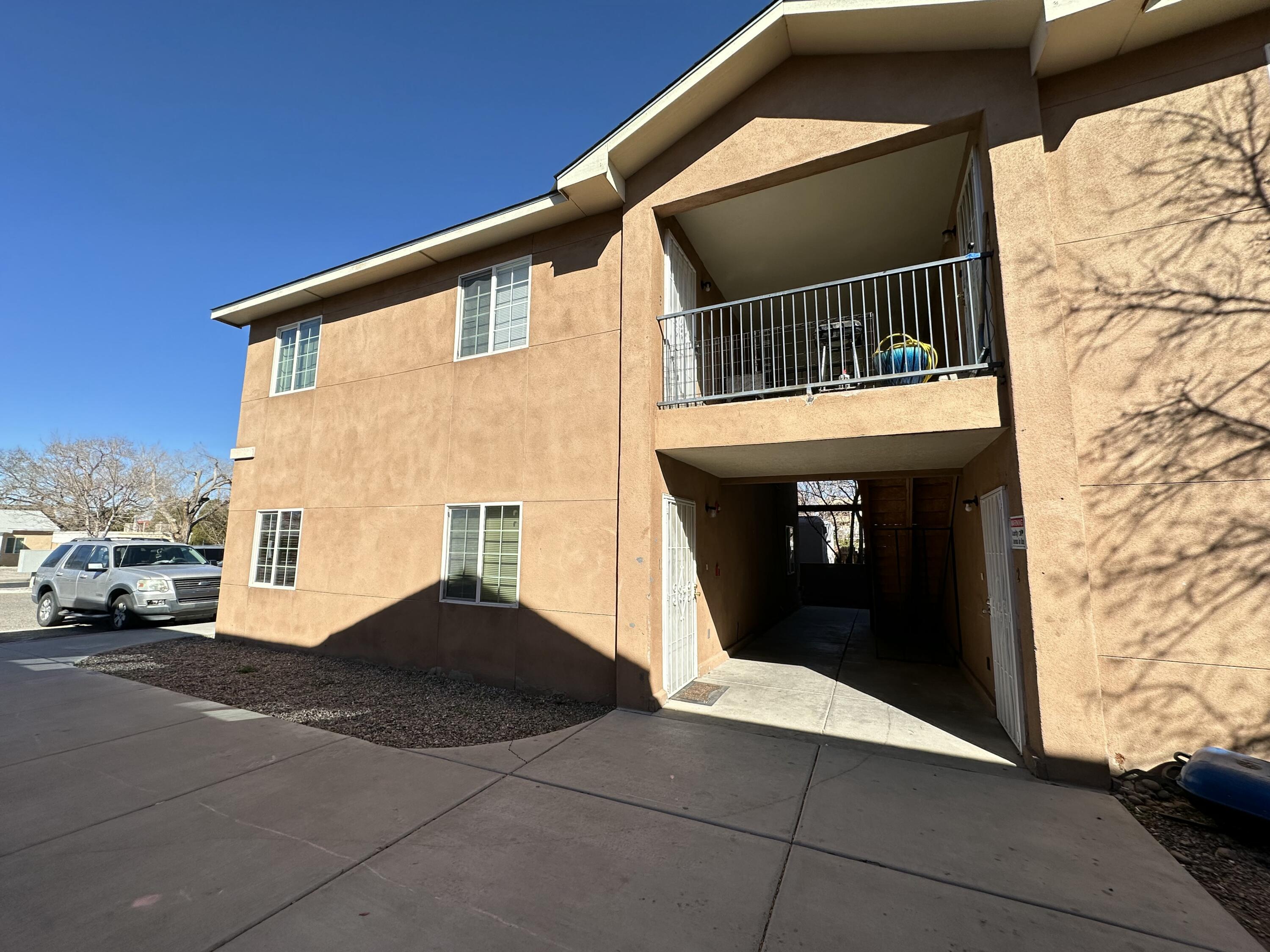 528 Alvarado Drive SE