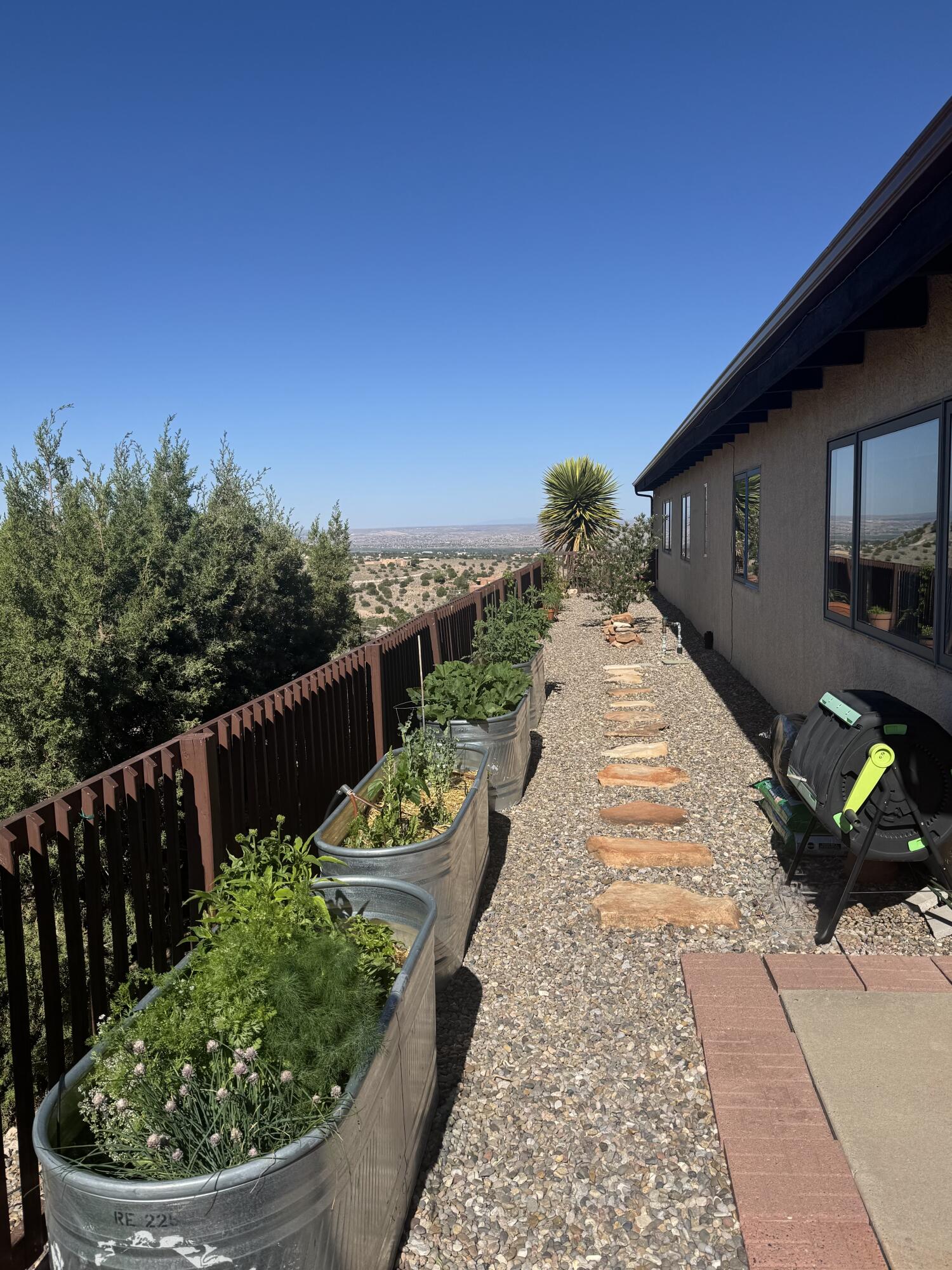33 Yucca Lane