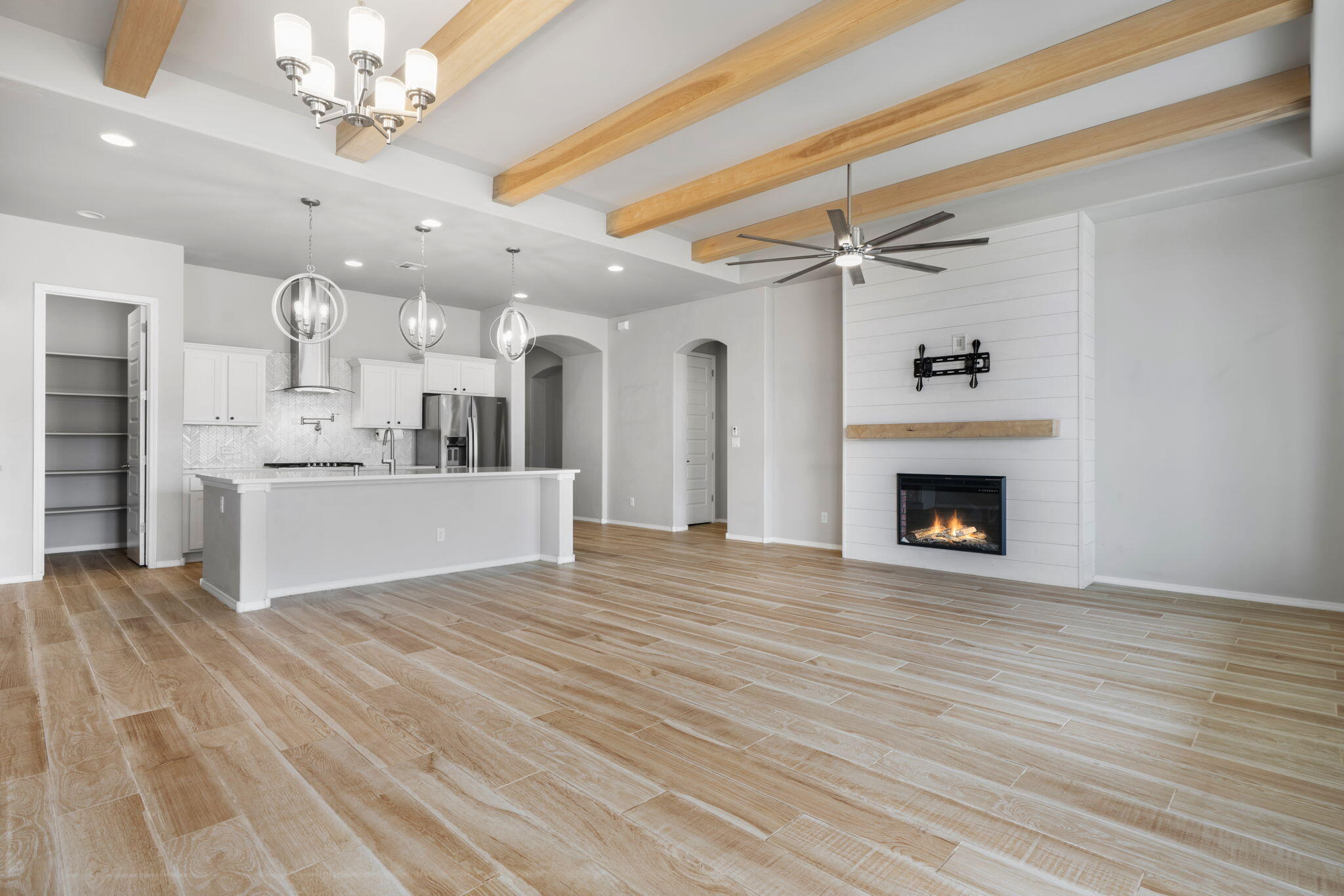 6926 Cleary Loop NE