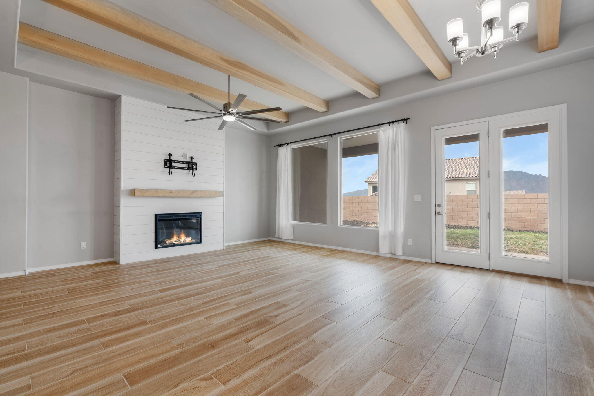 6926 Cleary Loop NE