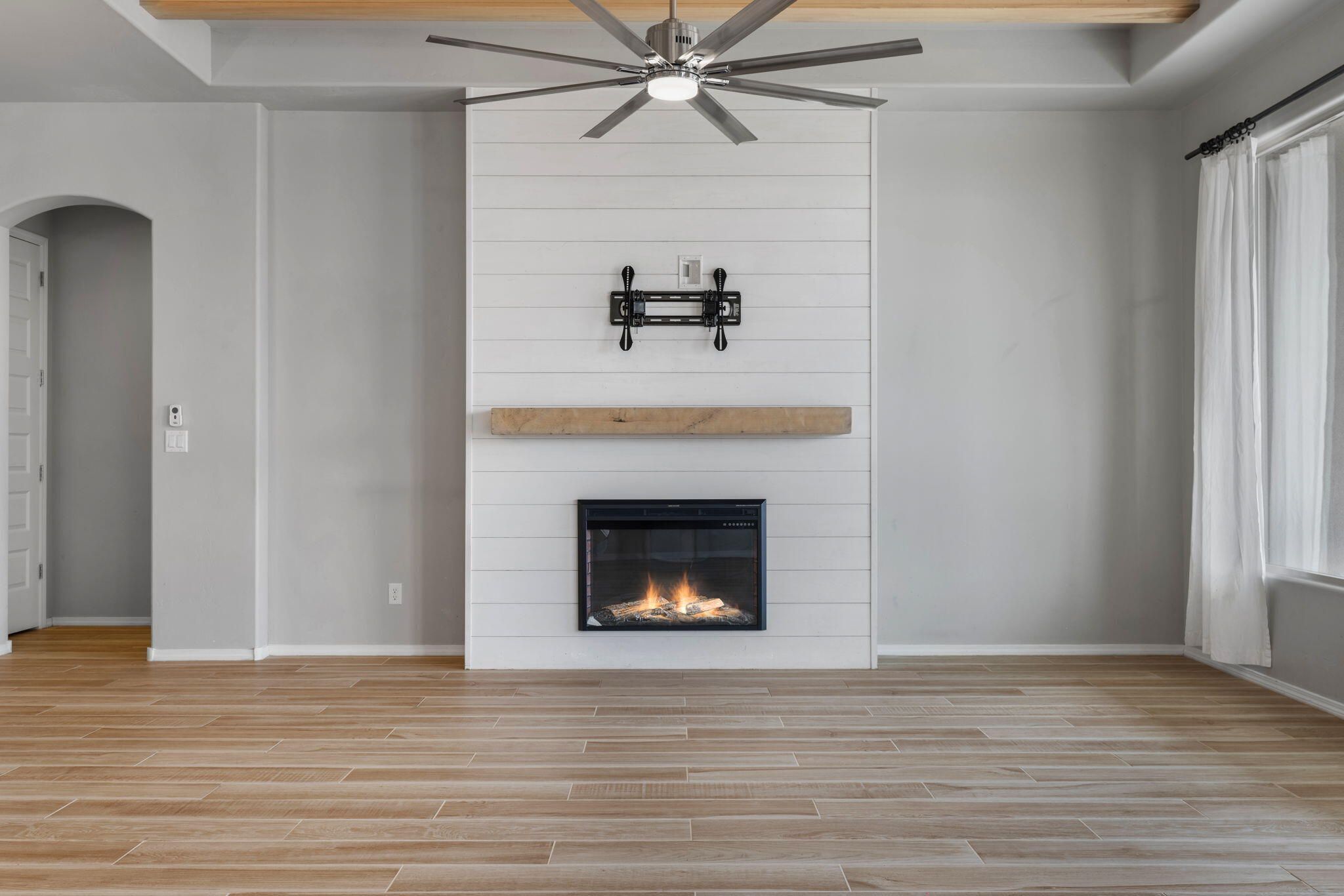 6926 Cleary Loop NE