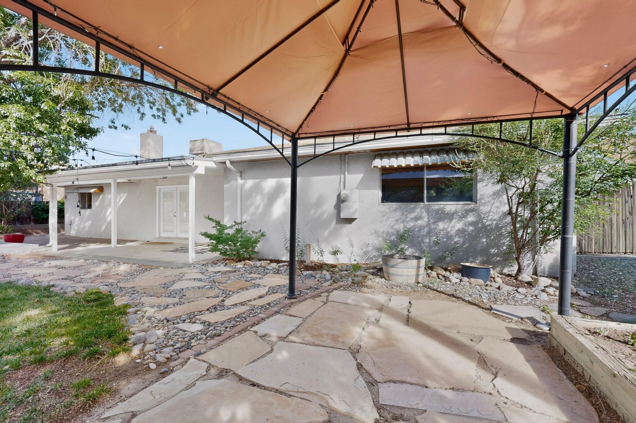 3217 Reina Drive NE