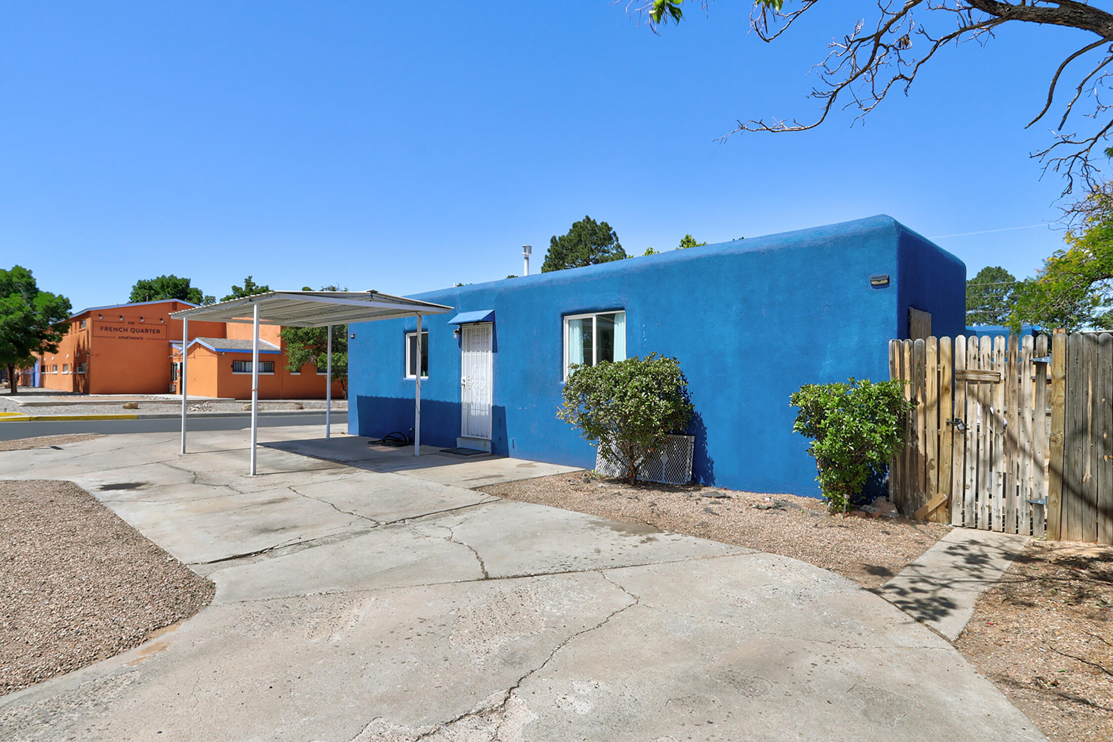 1037 Palomas Drive SE
