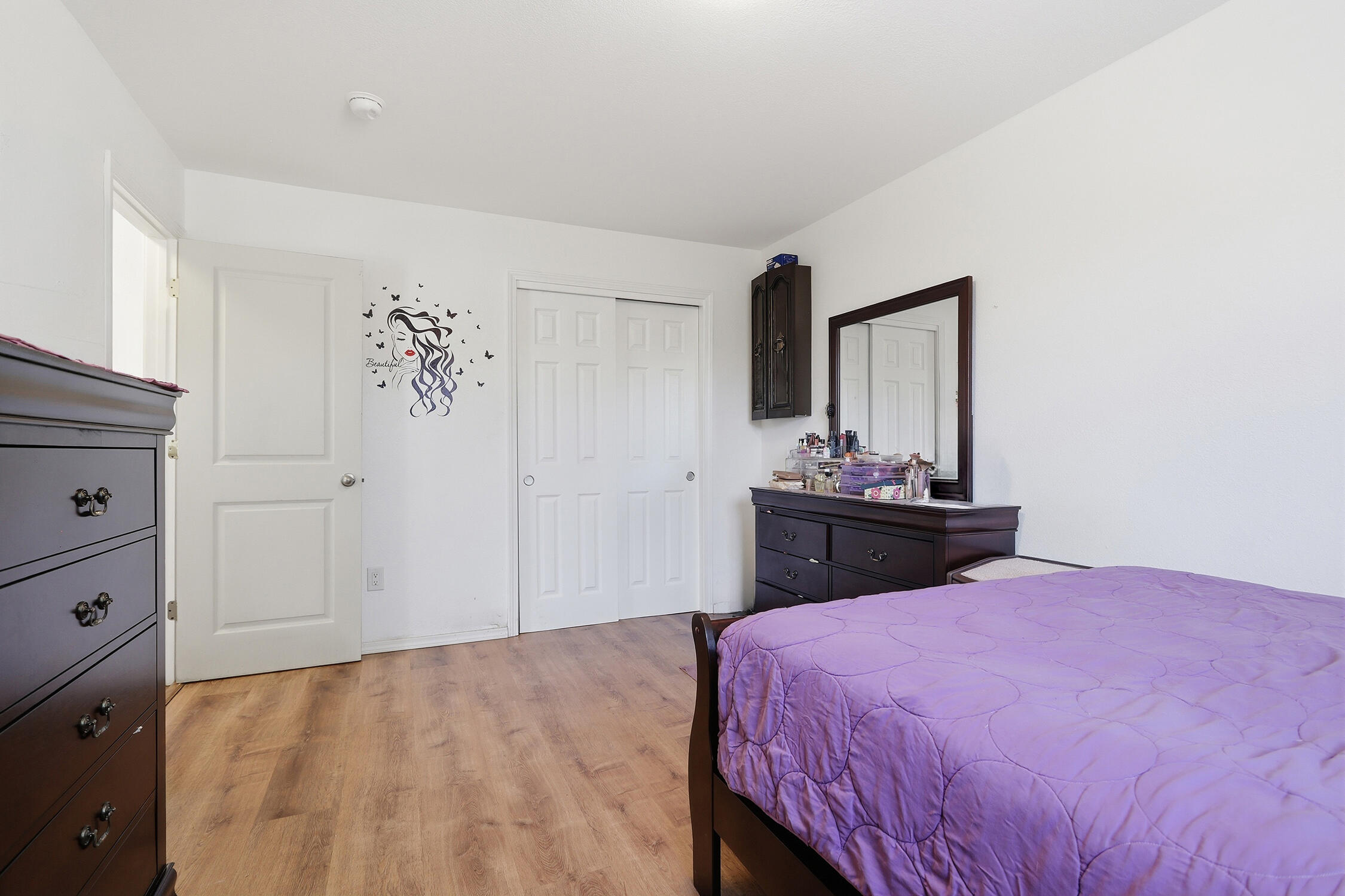 1037 Palomas Drive SE