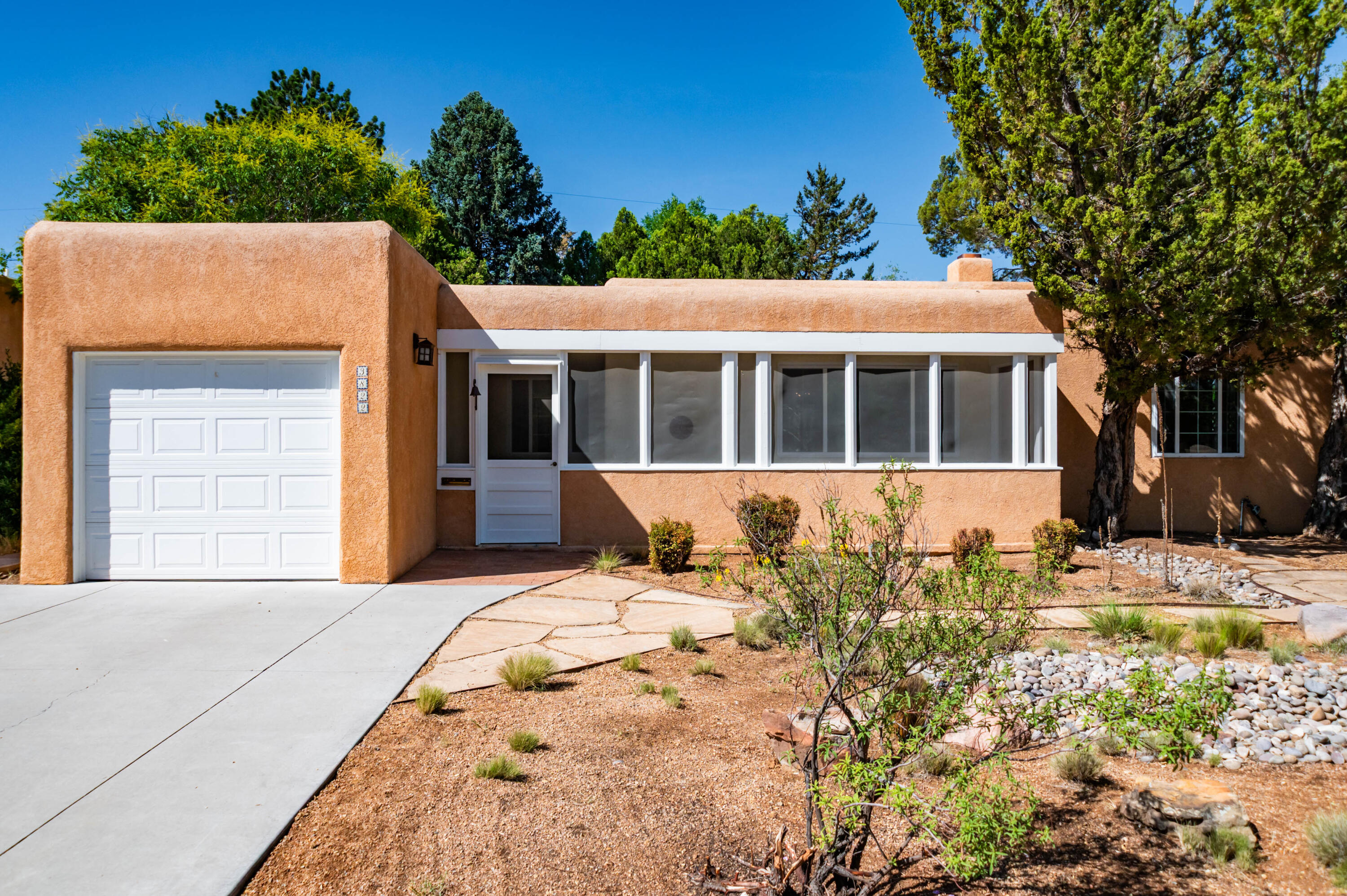3822 La Hacienda Drive NE