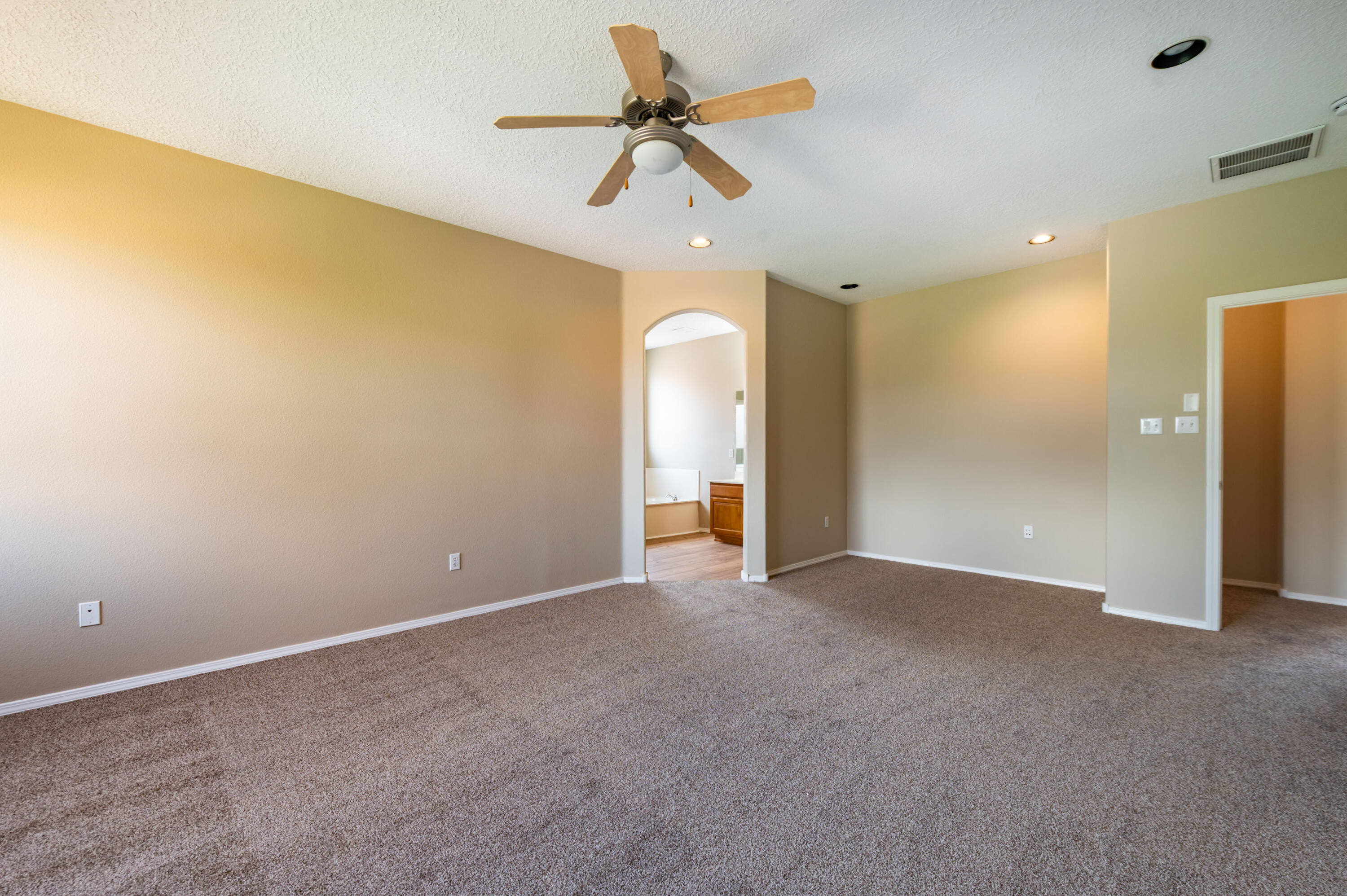 1608 Veridian Drive SE