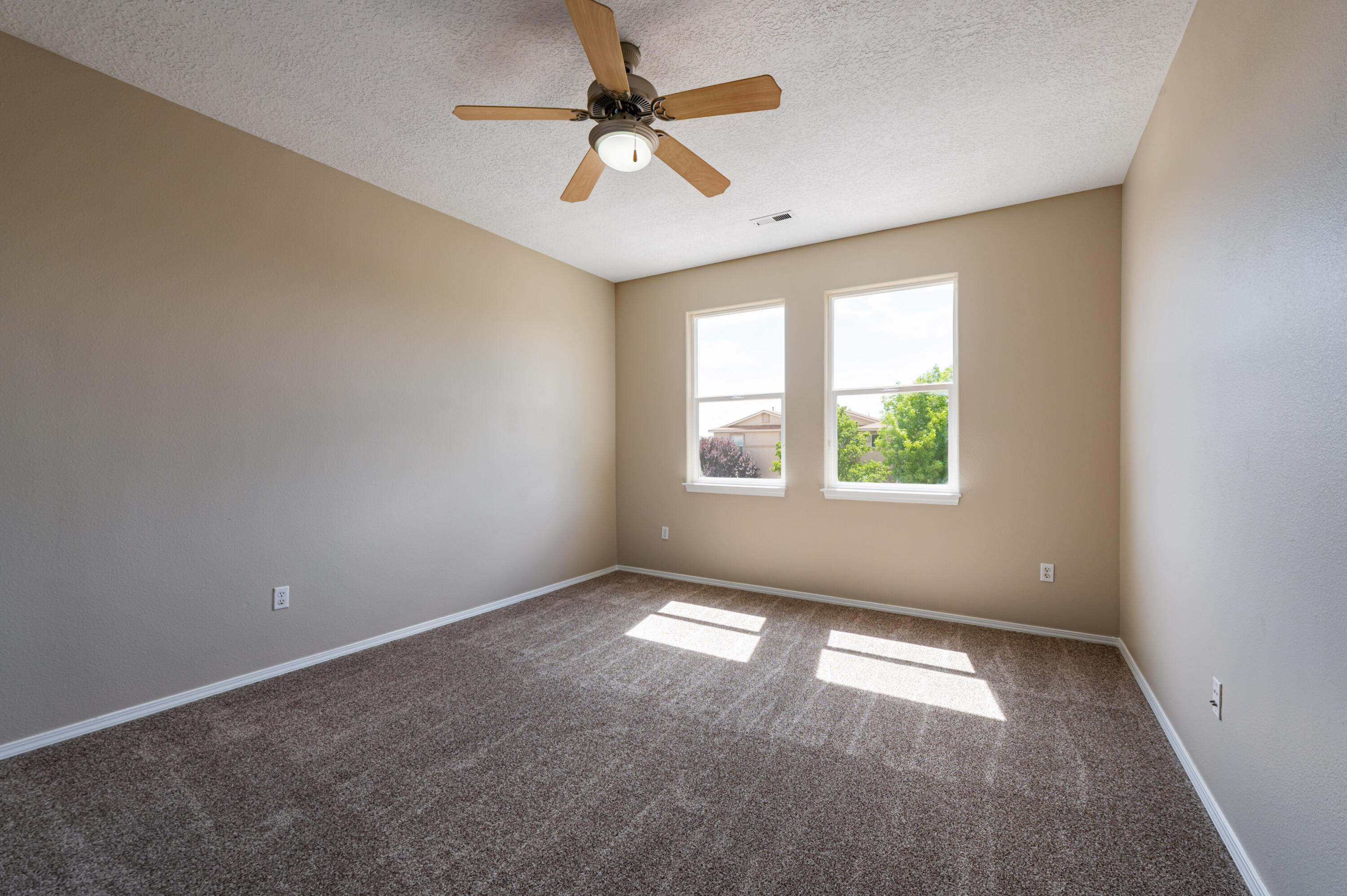 1608 Veridian Drive SE
