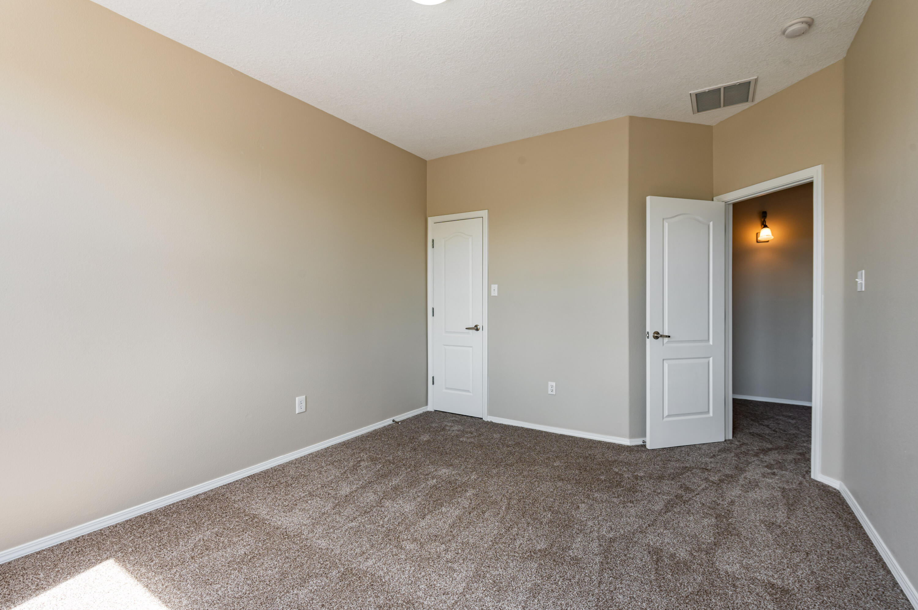 1608 Veridian Drive SE