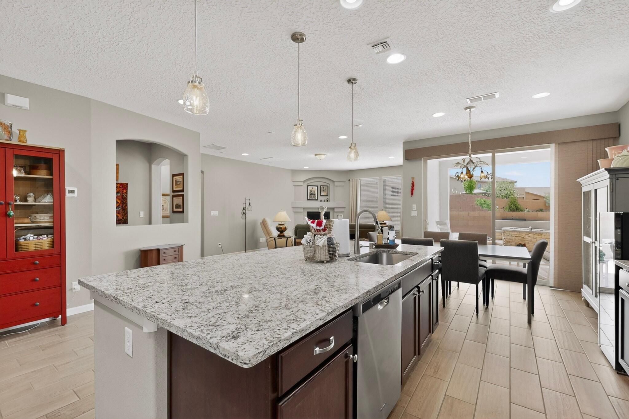 2808 Walsh Loop SE
