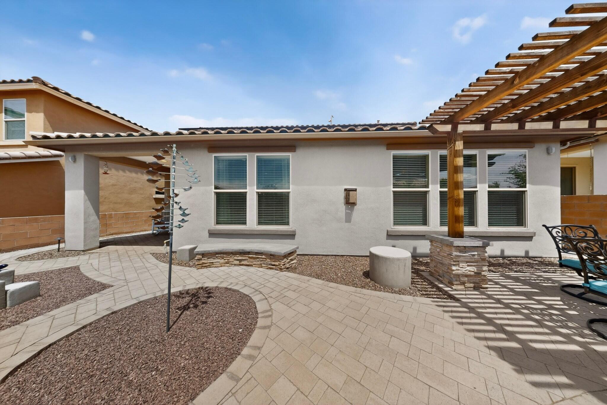 2808 Walsh Loop SE
