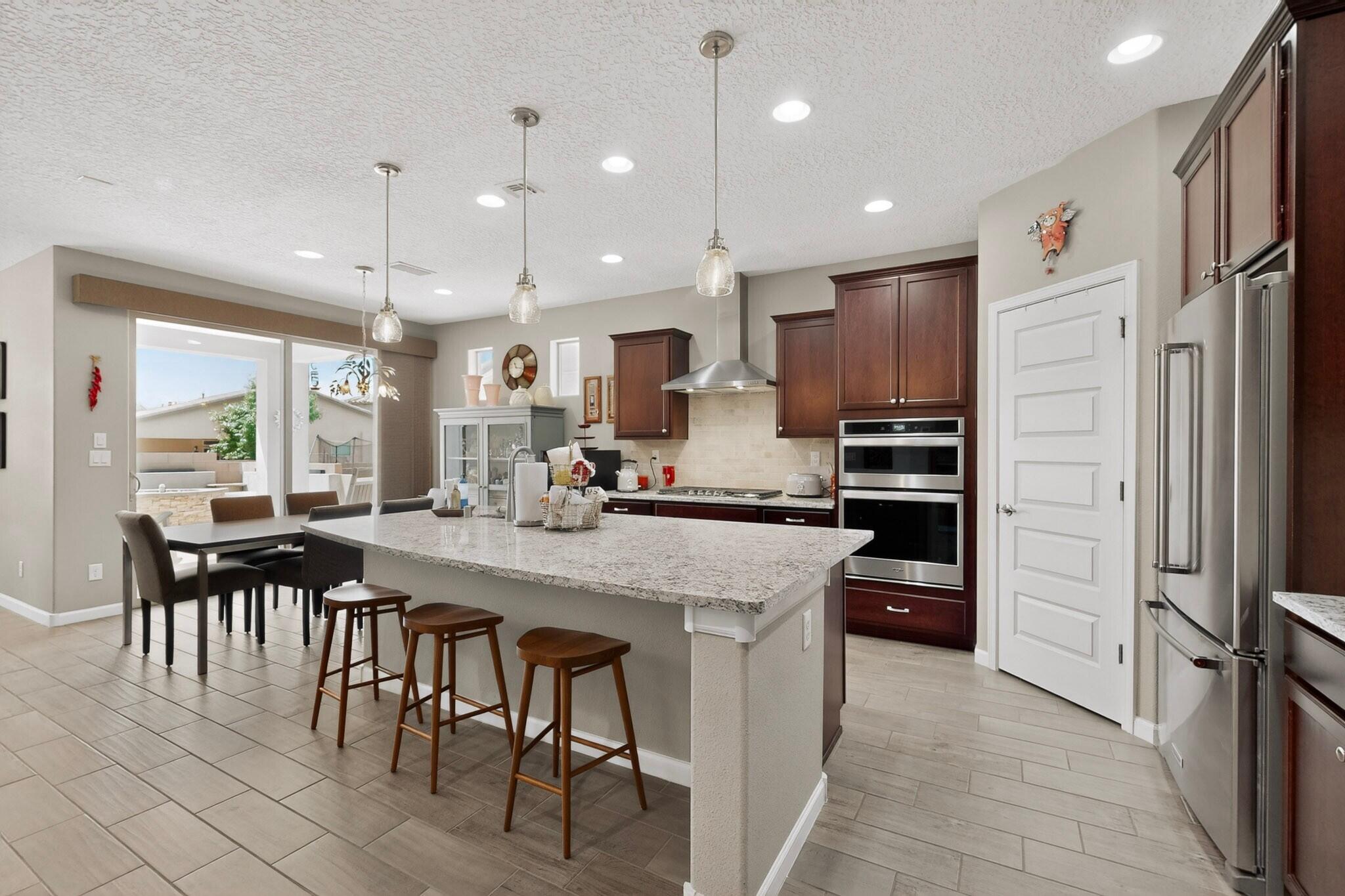 2808 Walsh Loop SE