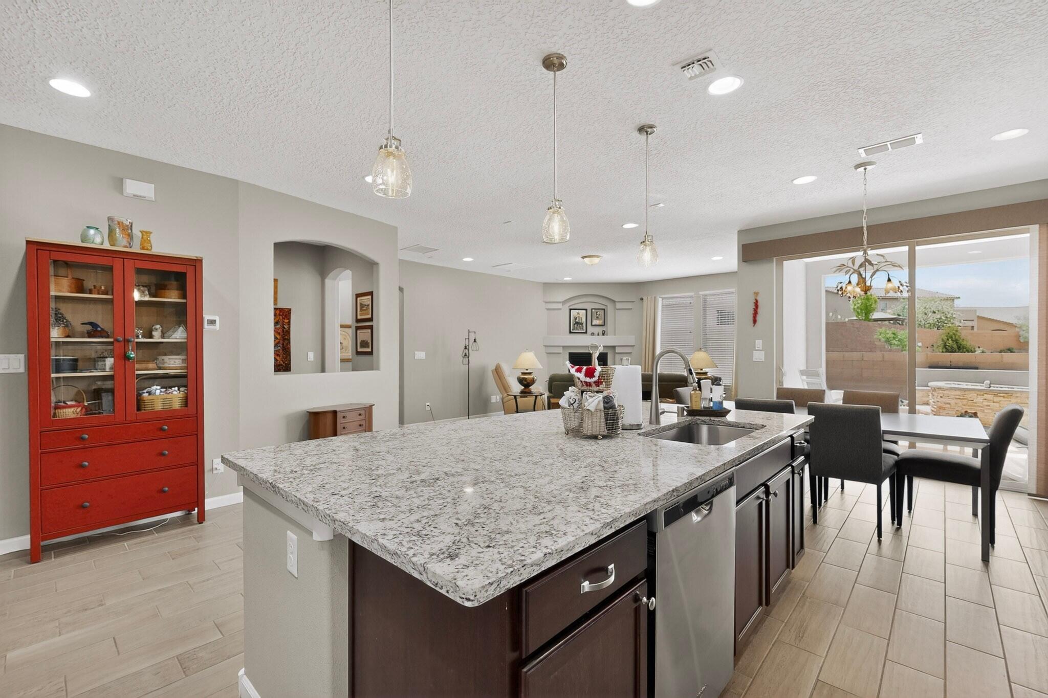 2808 Walsh Loop SE