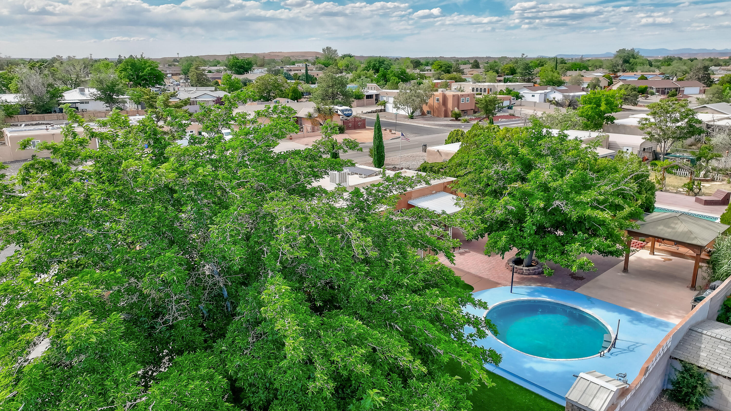808 Villa Verde Drive SE