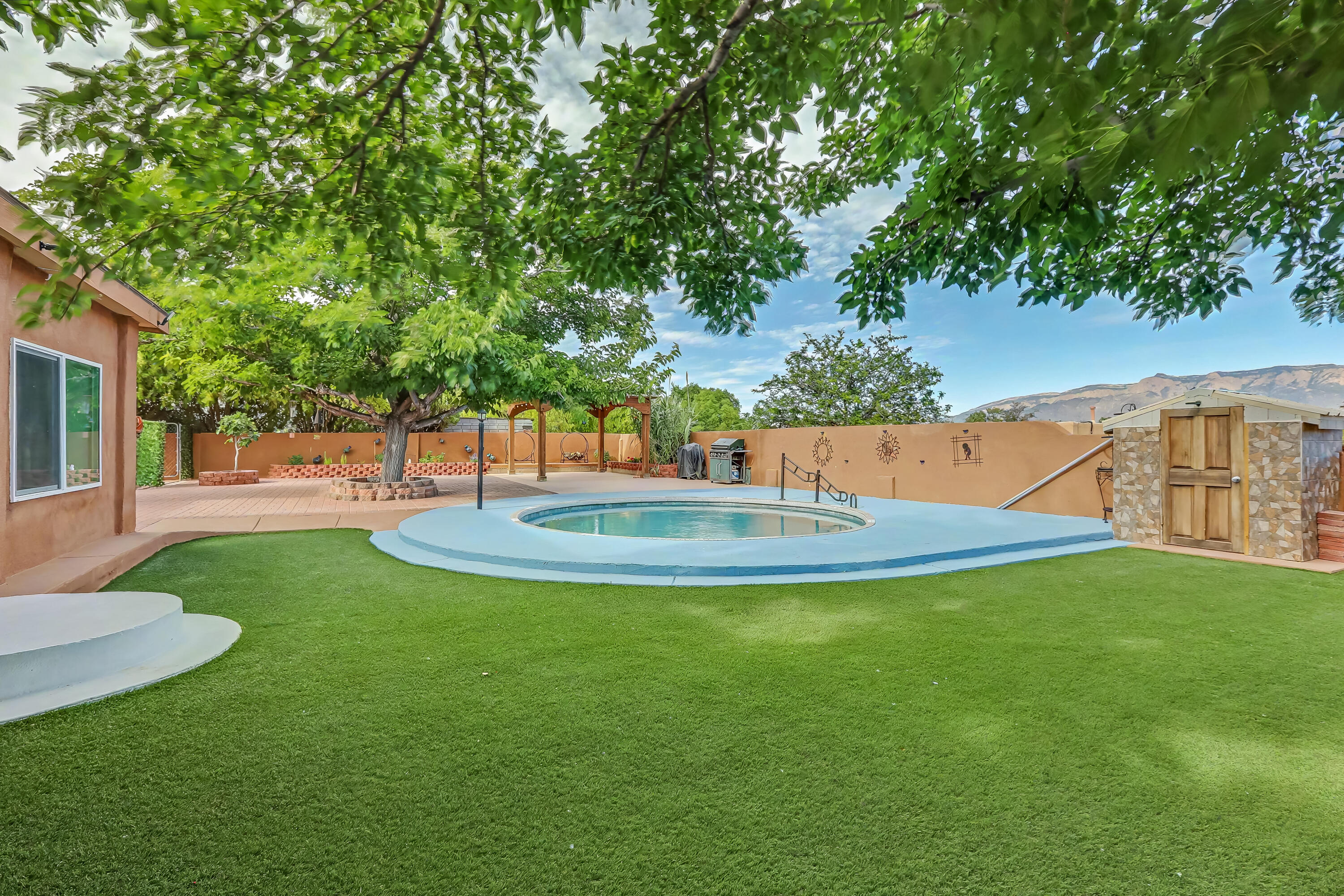 808 Villa Verde Drive SE