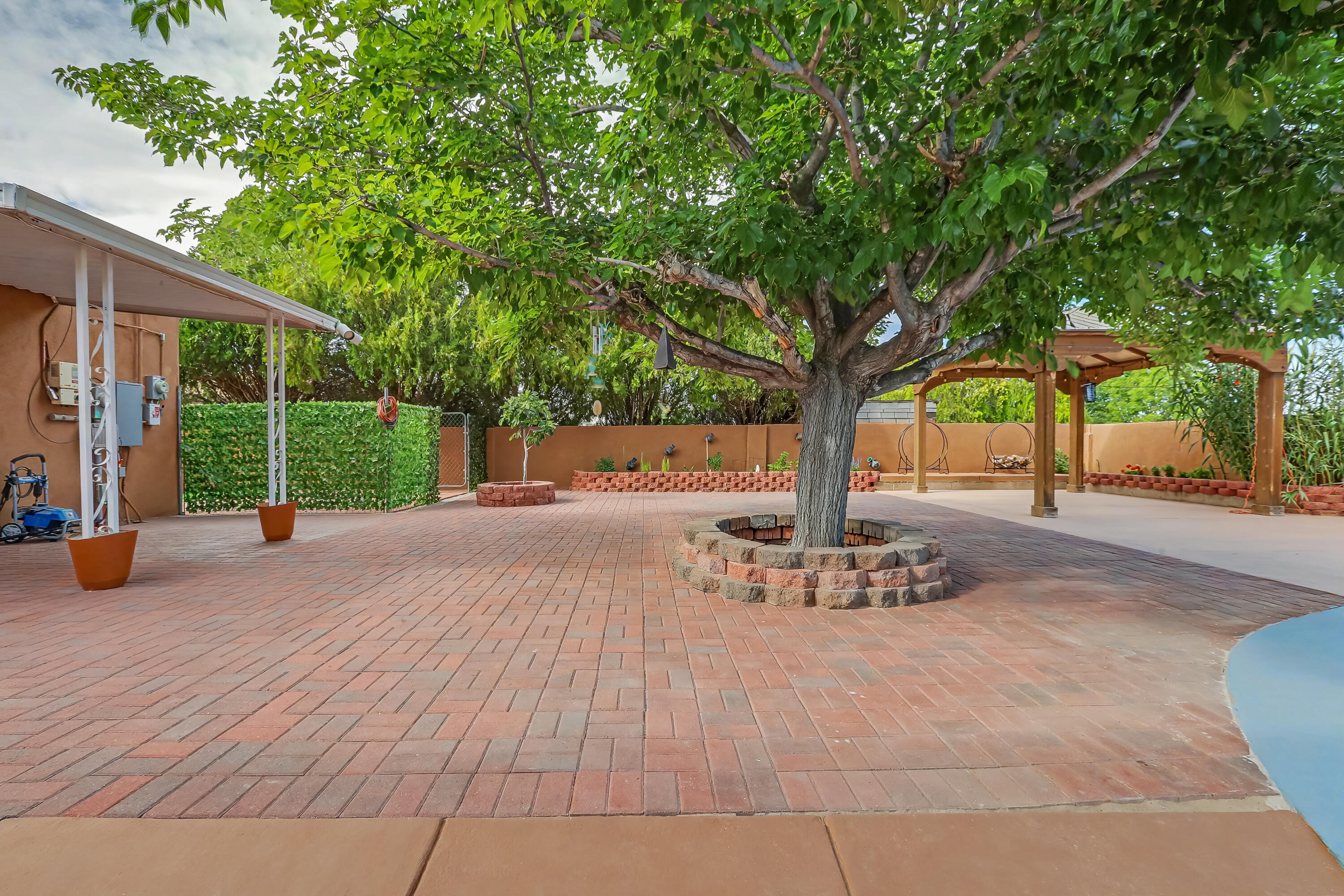 808 Villa Verde Drive SE