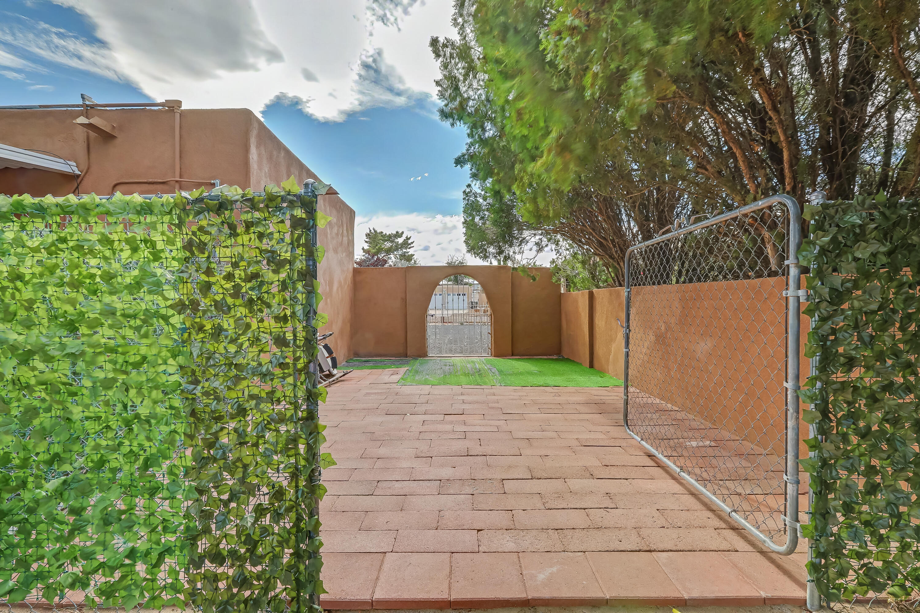 808 Villa Verde Drive SE
