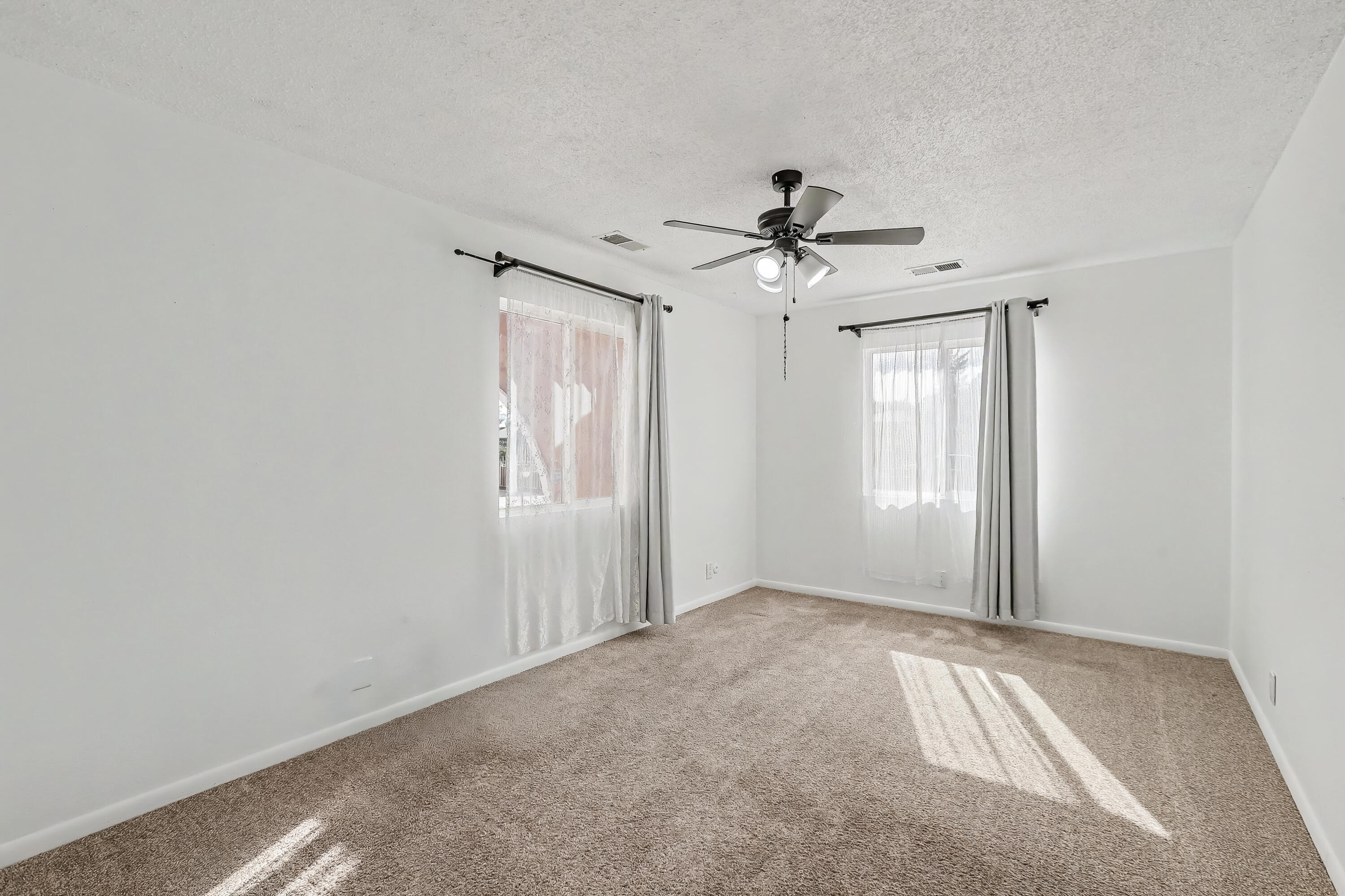 808 Villa Verde Drive SE