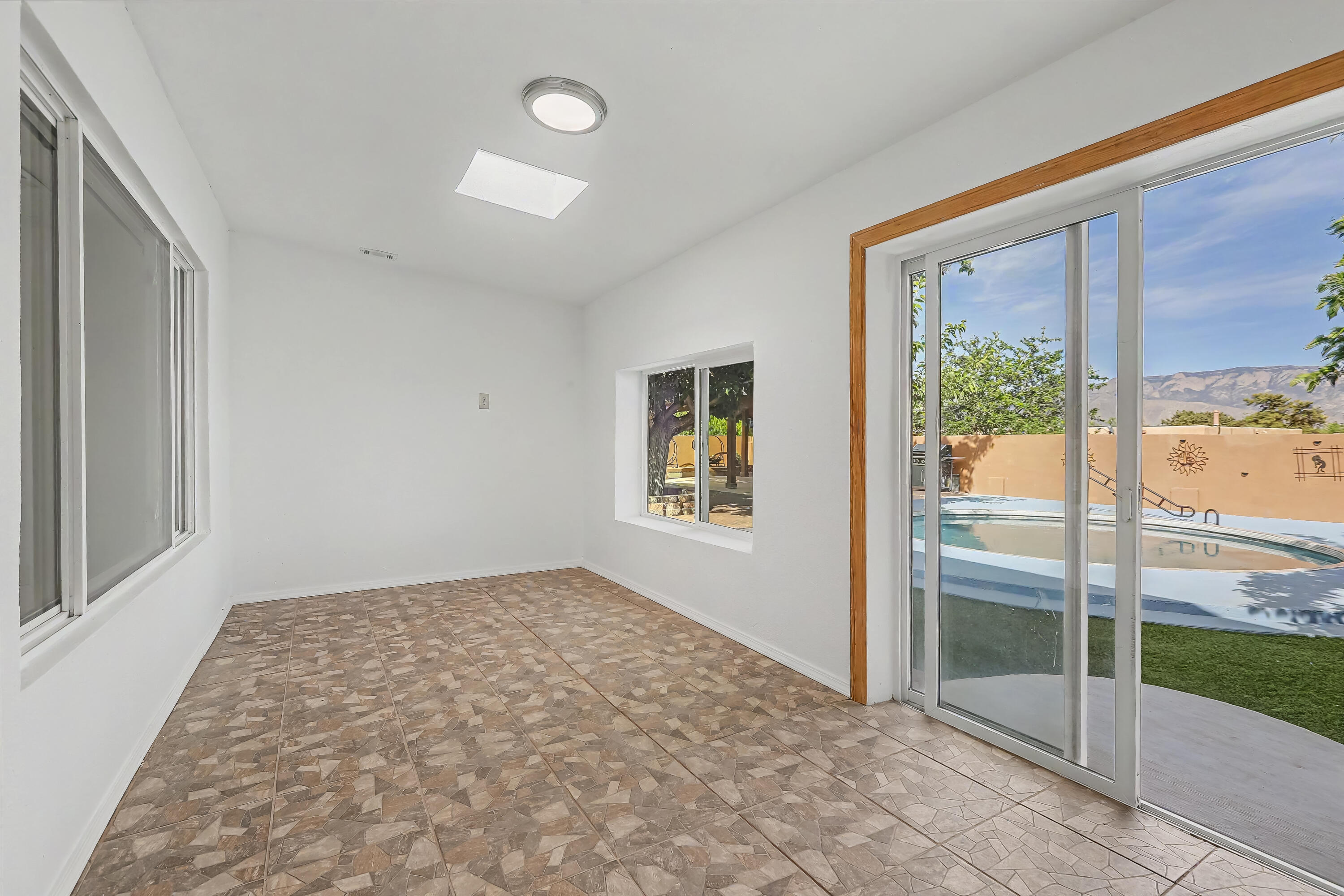 808 Villa Verde Drive SE