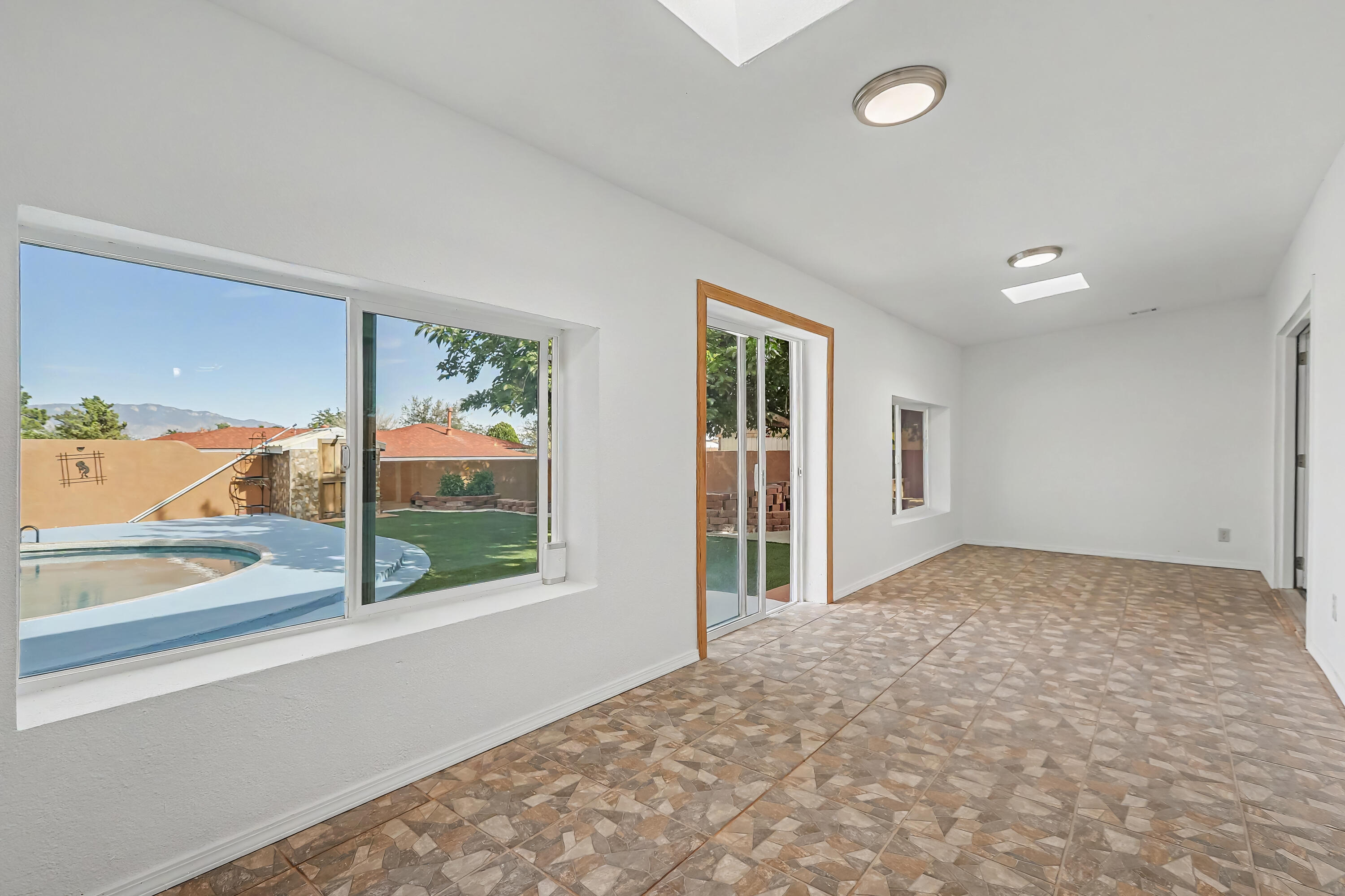 808 Villa Verde Drive SE
