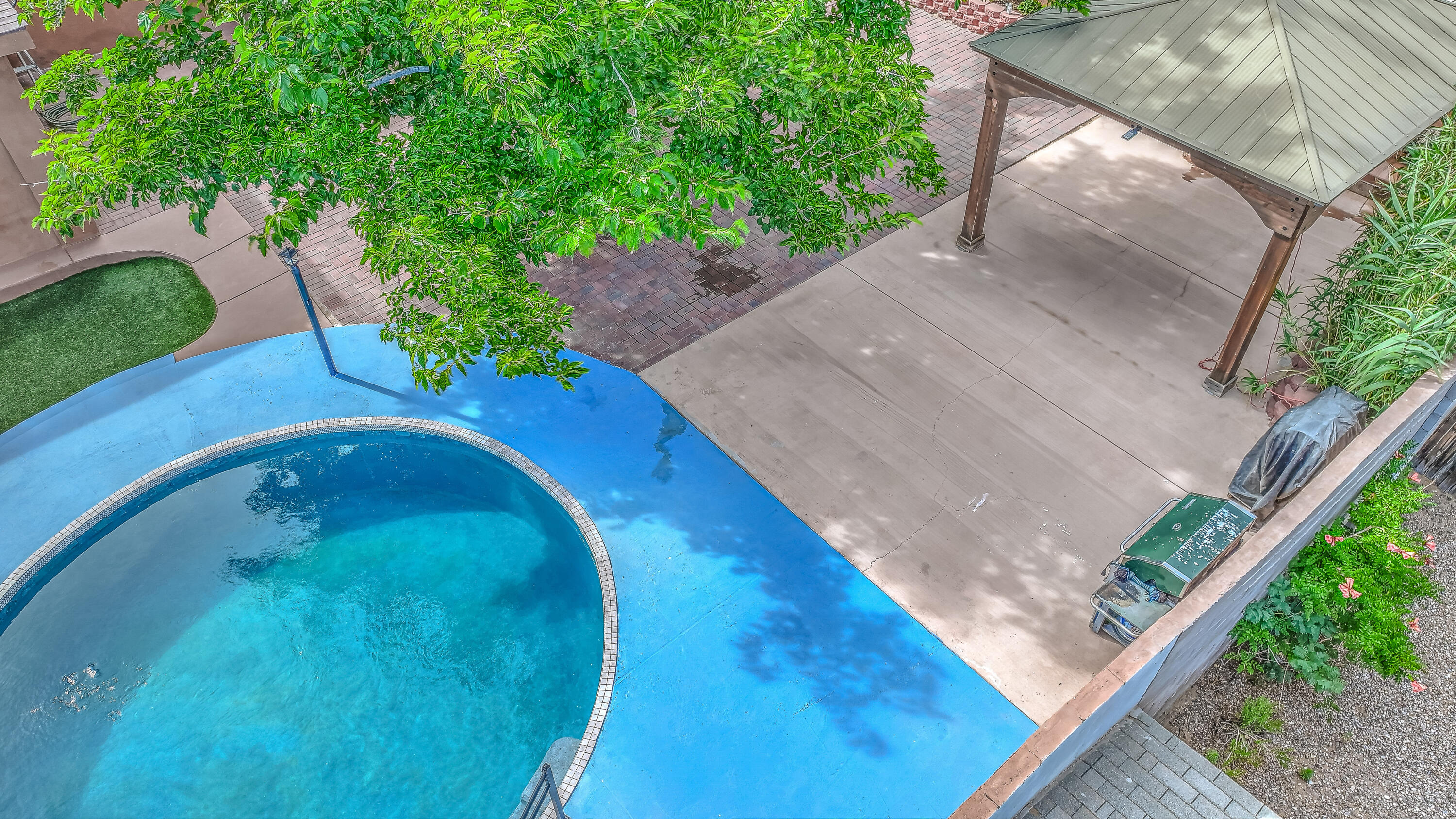 808 Villa Verde Drive SE