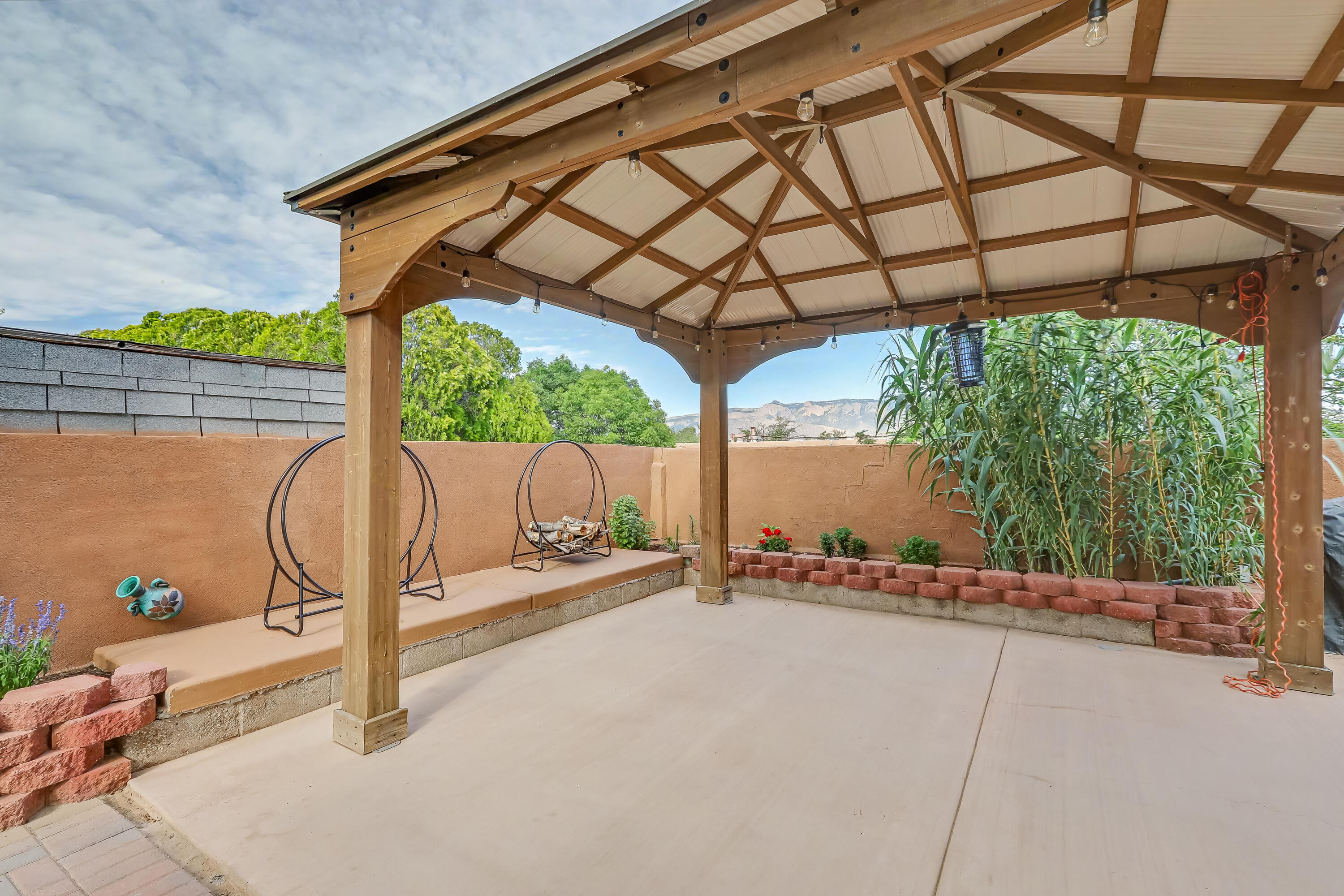 808 Villa Verde Drive SE