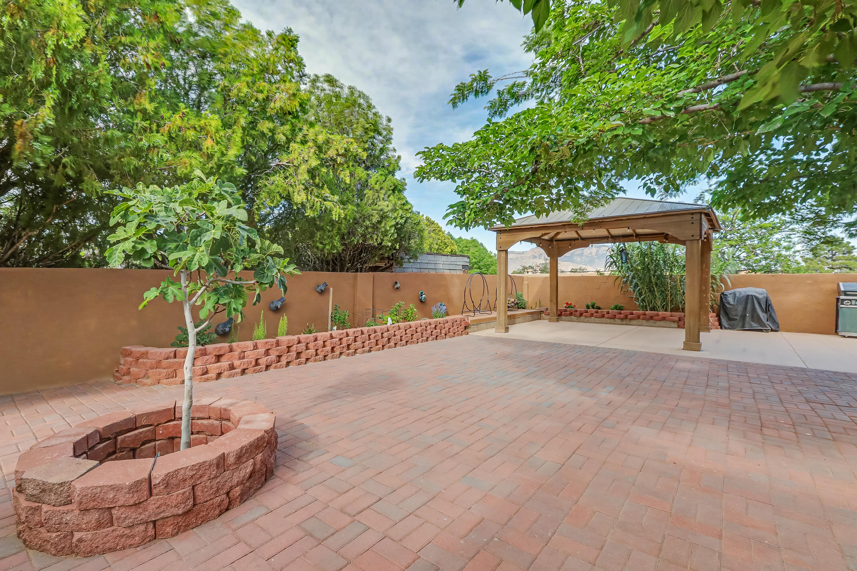 808 Villa Verde Drive SE