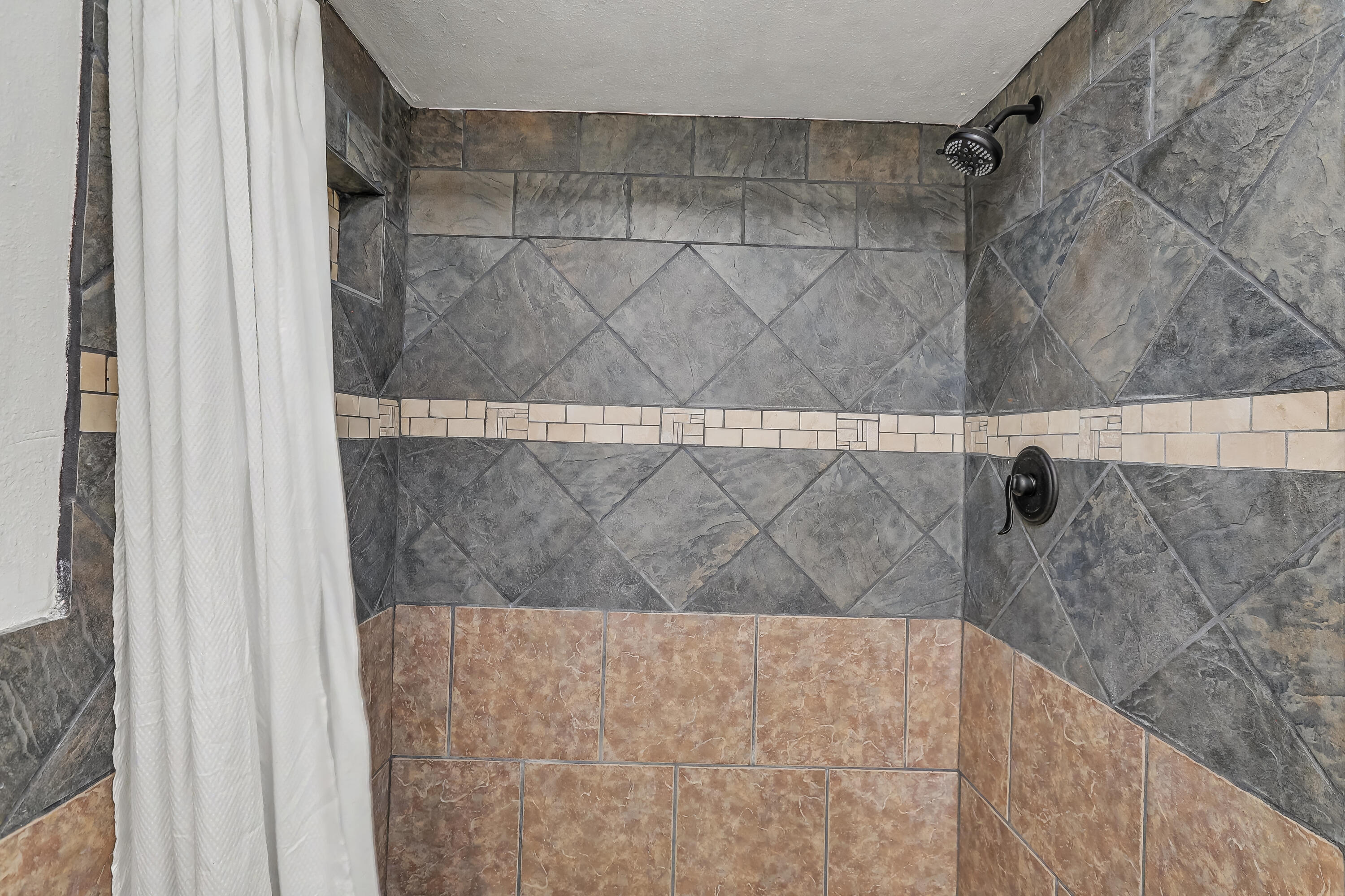 808 Villa Verde Drive SE