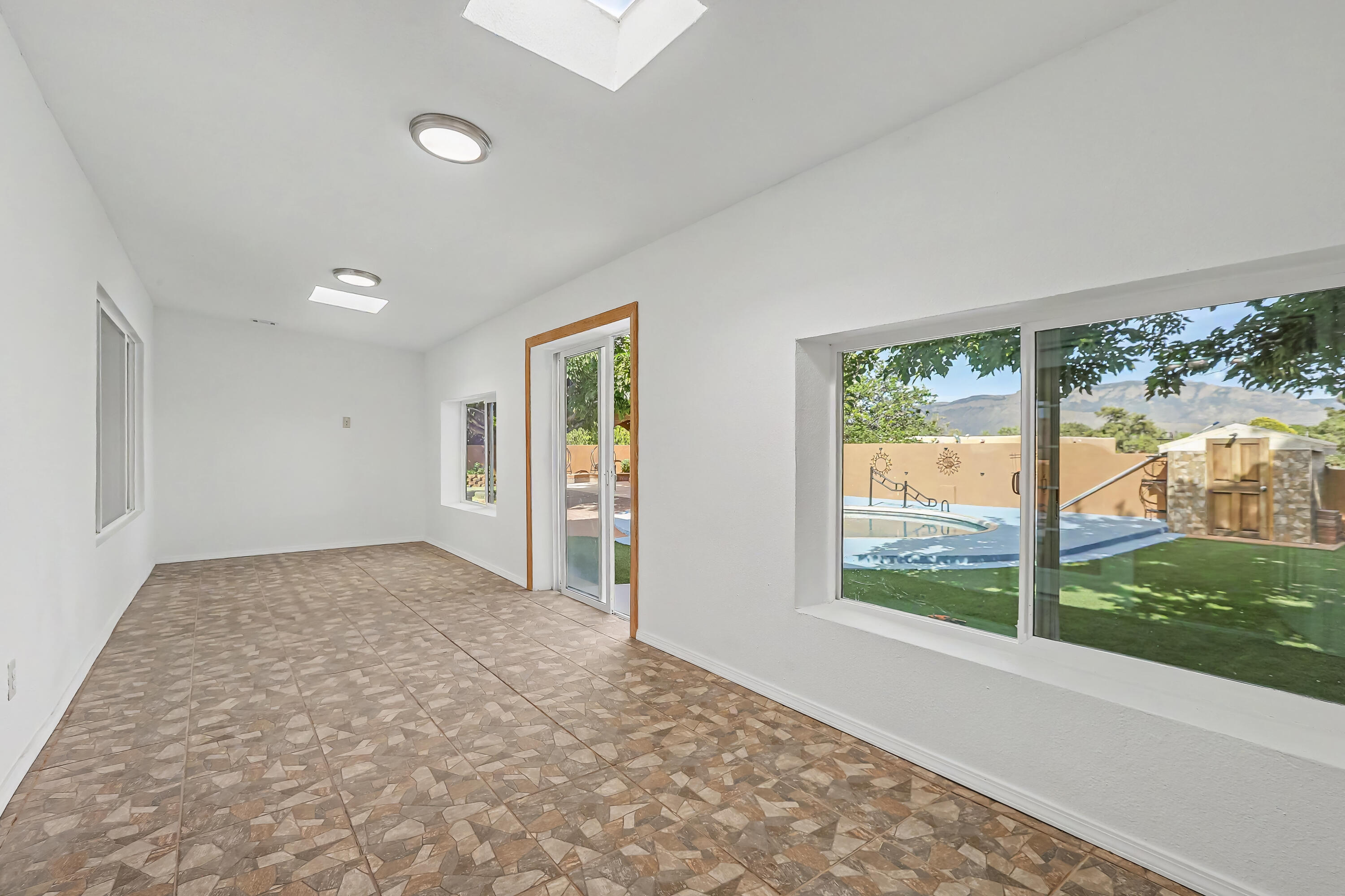 808 Villa Verde Drive SE