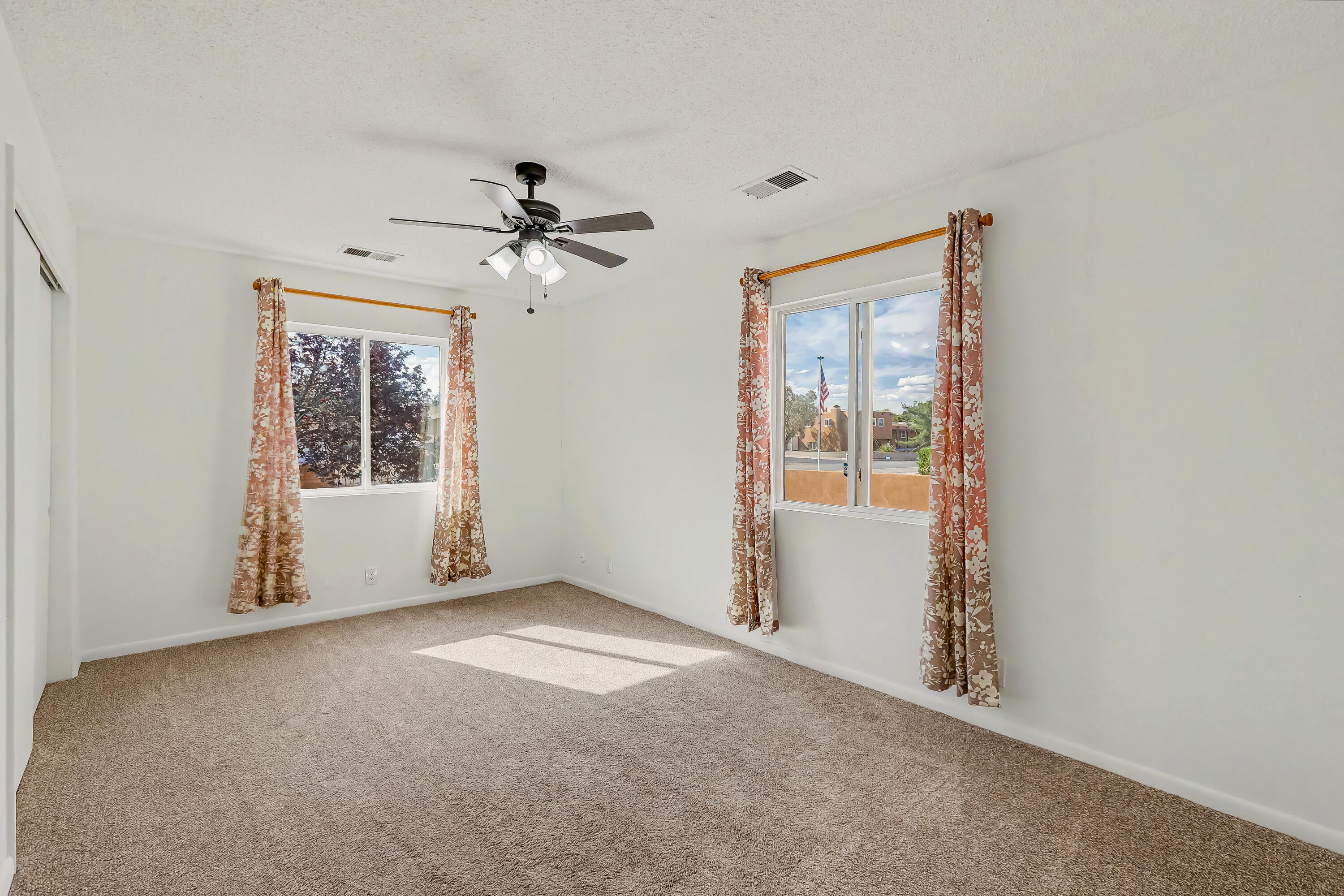 808 Villa Verde Drive SE