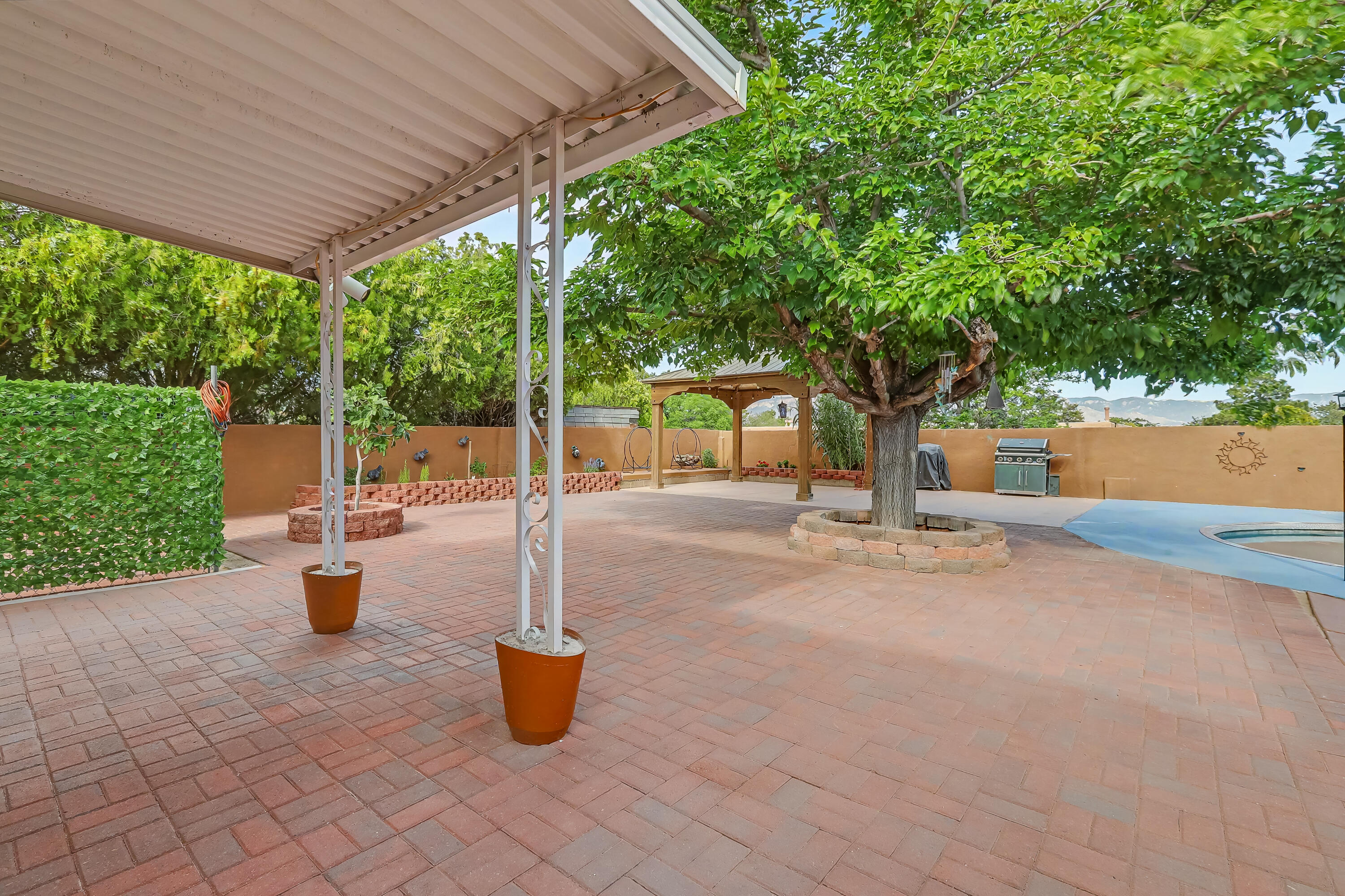 808 Villa Verde Drive SE