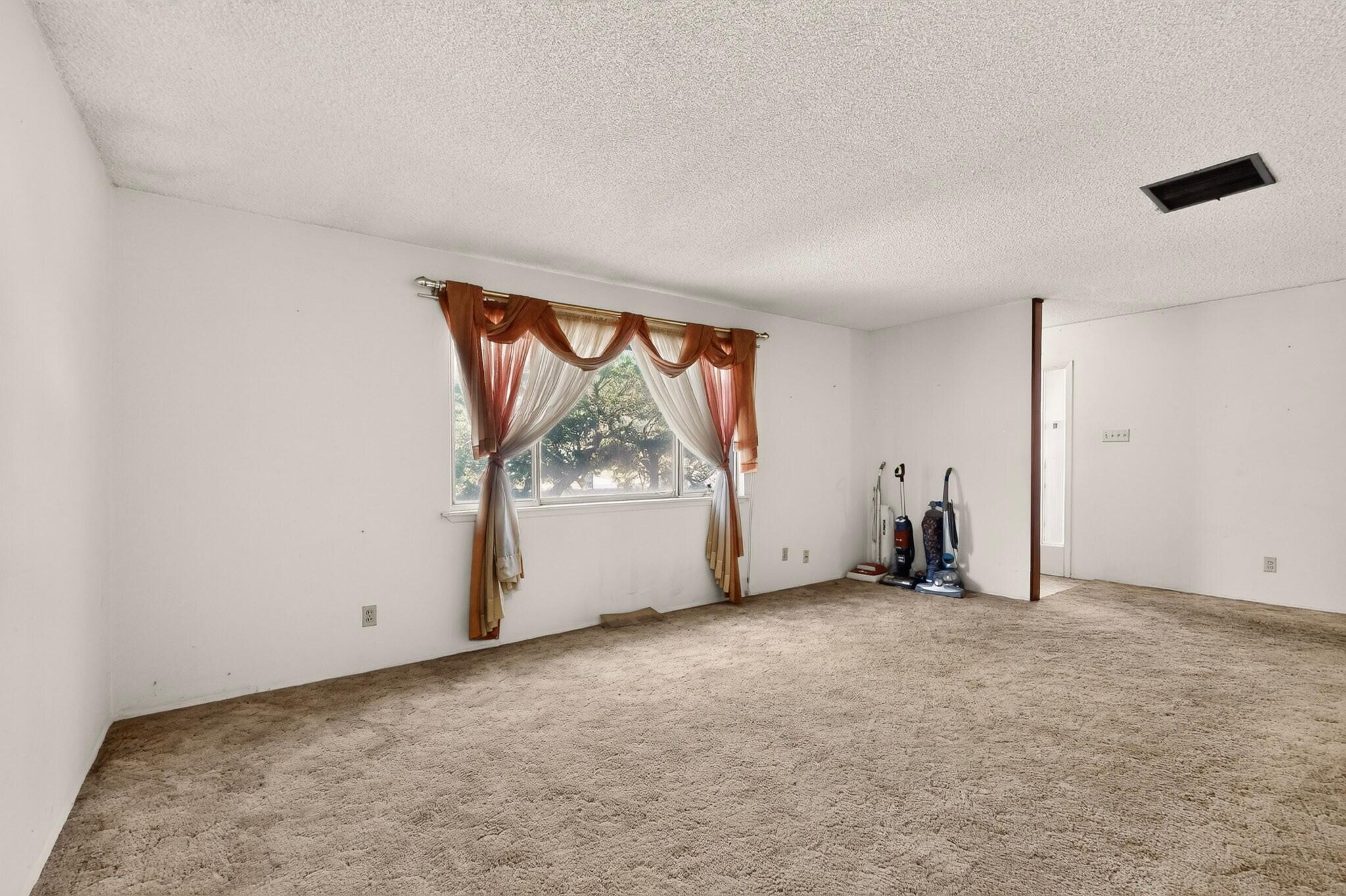 2825 Las Cruces Road NE