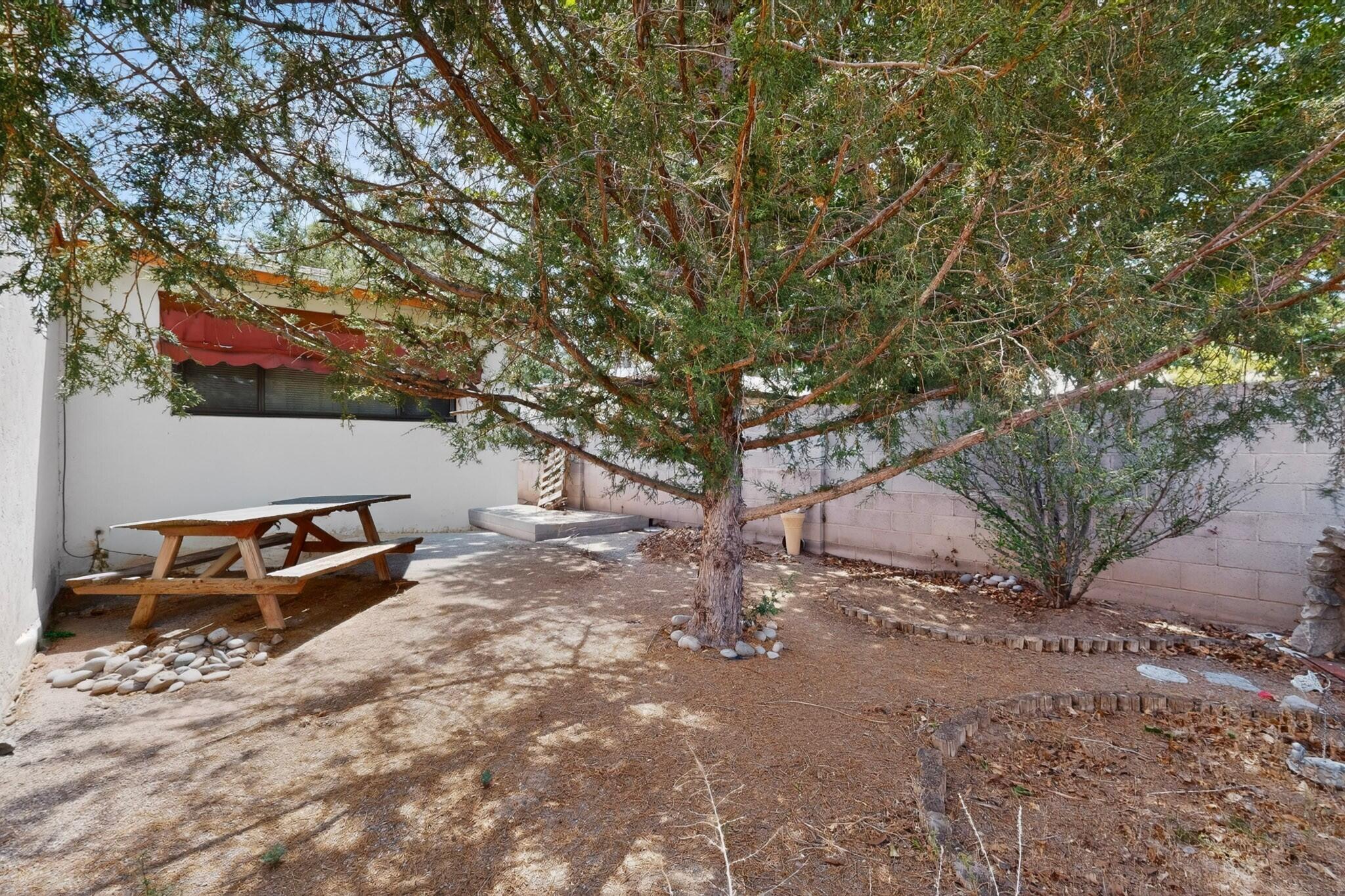 2825 Las Cruces Road NE