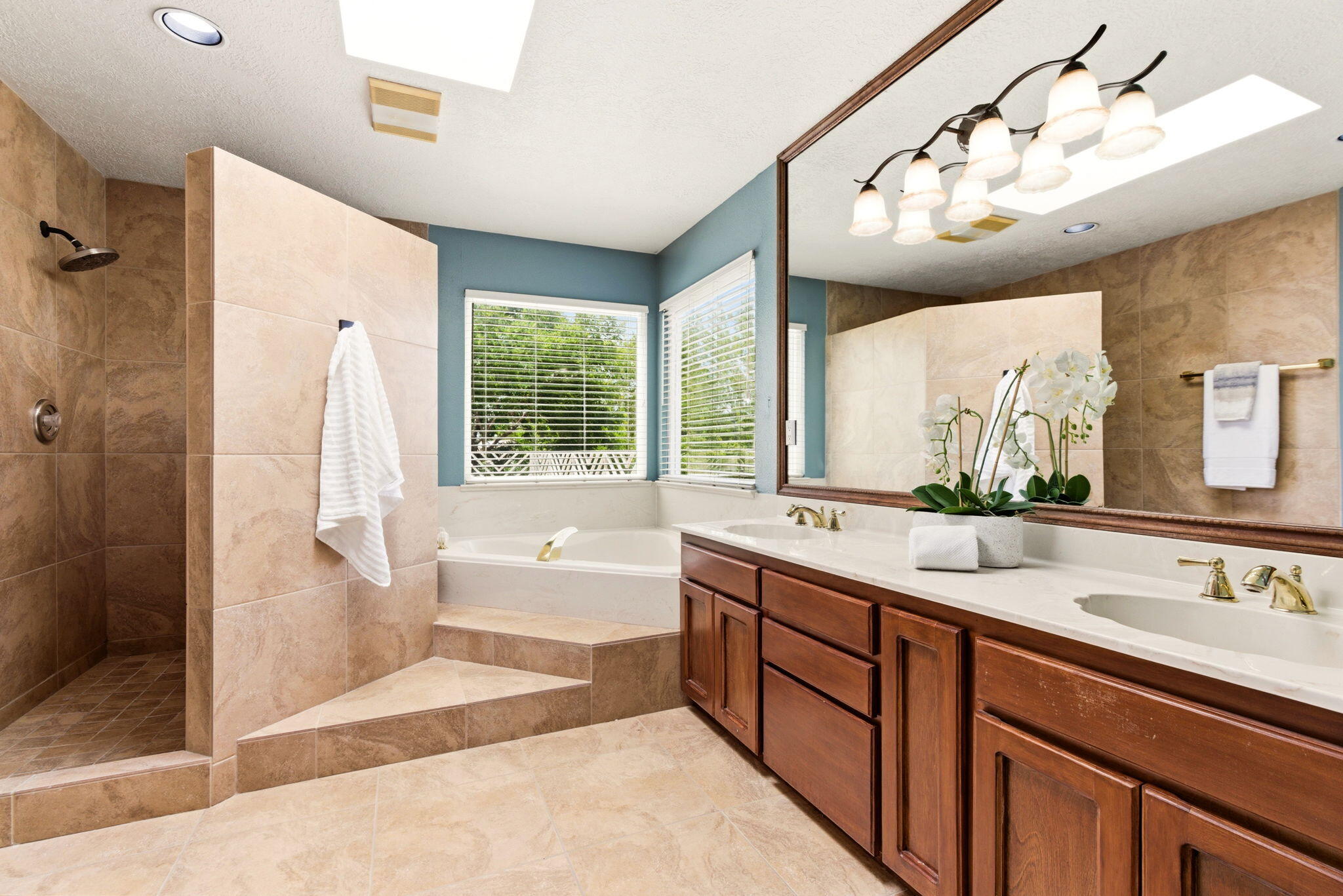 10608 Prestwick NE