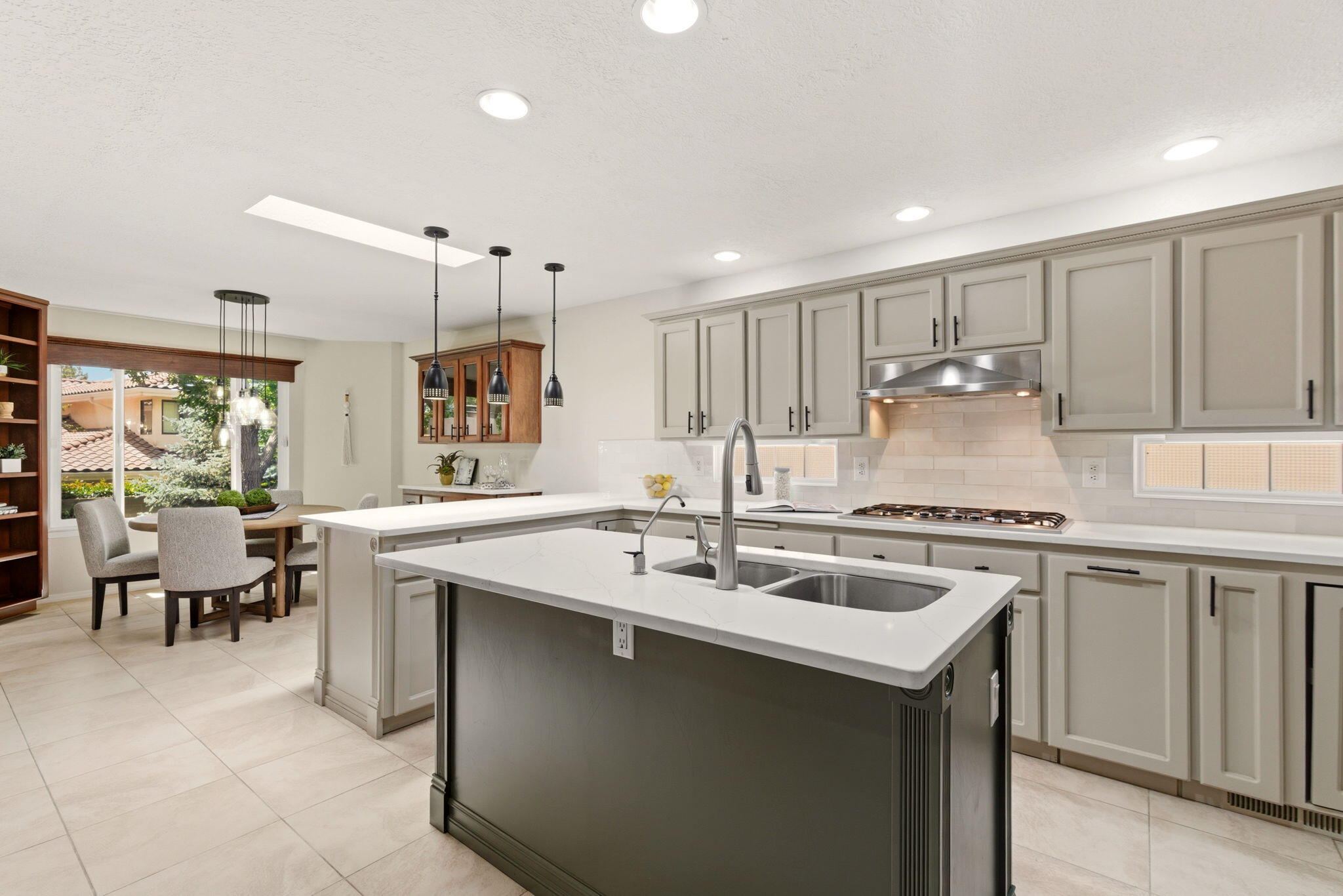 10608 Prestwick NE