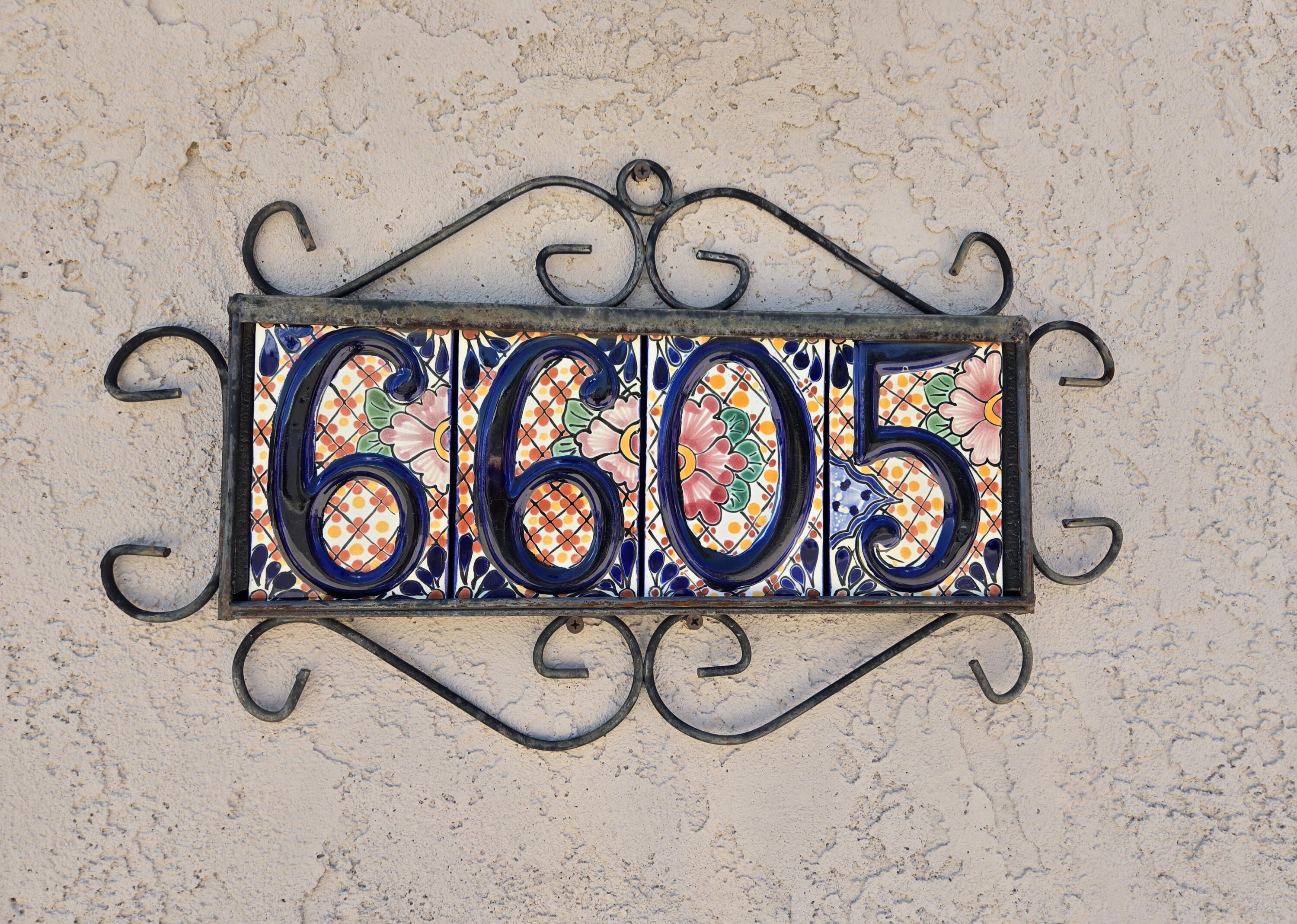 6605 Casa Loma NE