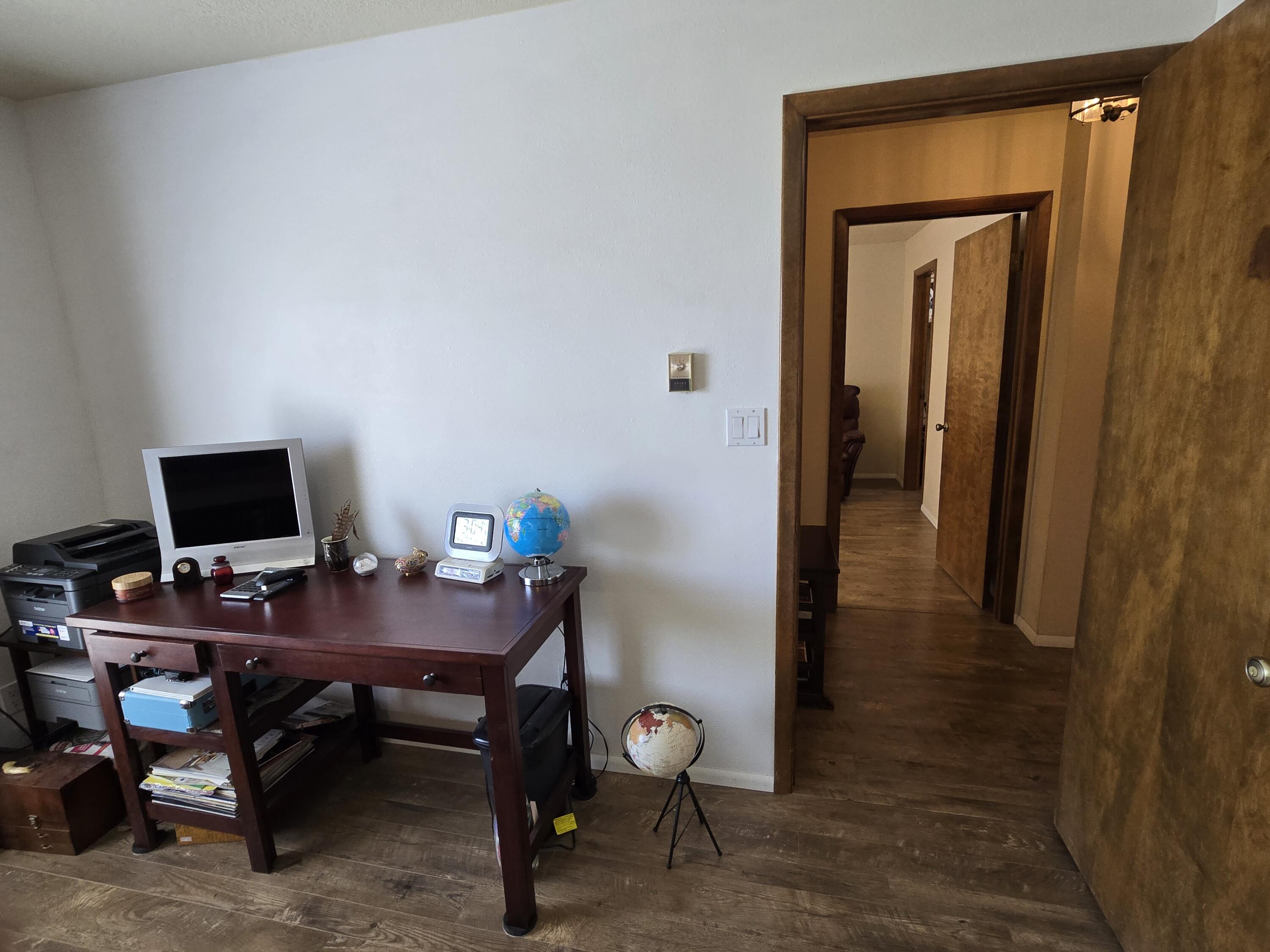 6605 Casa Loma NE