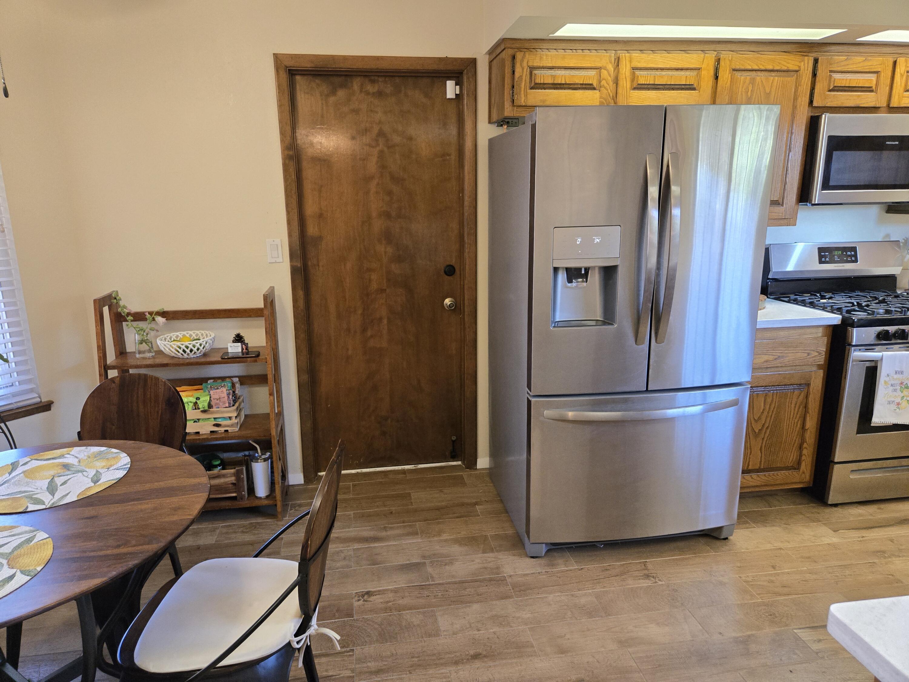 6605 Casa Loma NE