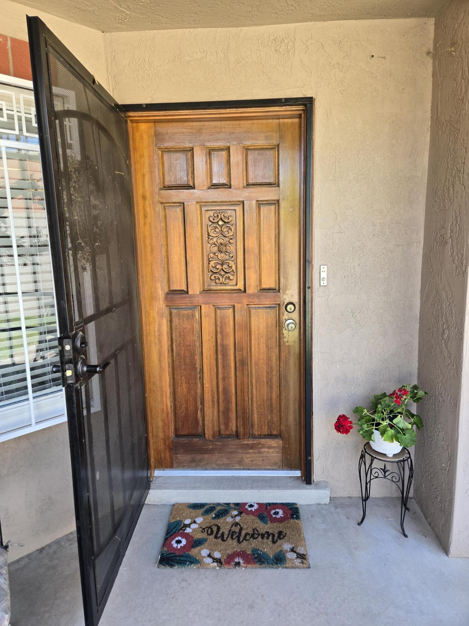 6605 Casa Loma NE